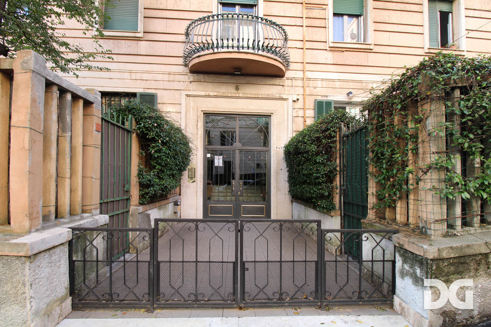 Immobiliare Del Guasta ALBARO VIA COCITO – ATTICO MQ. 119 CON TERRAZZO E BOX DOPPIO 