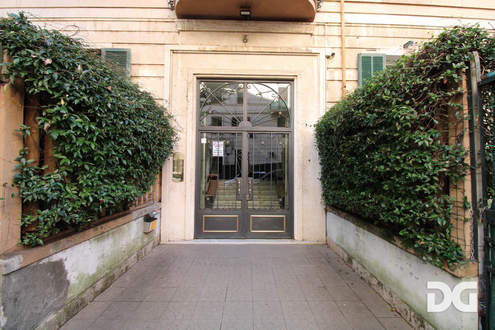 Immobiliare Del Guasta ALBARO VIA COCITO – ATTICO MQ. 119 CON TERRAZZO E BOX DOPPIO 