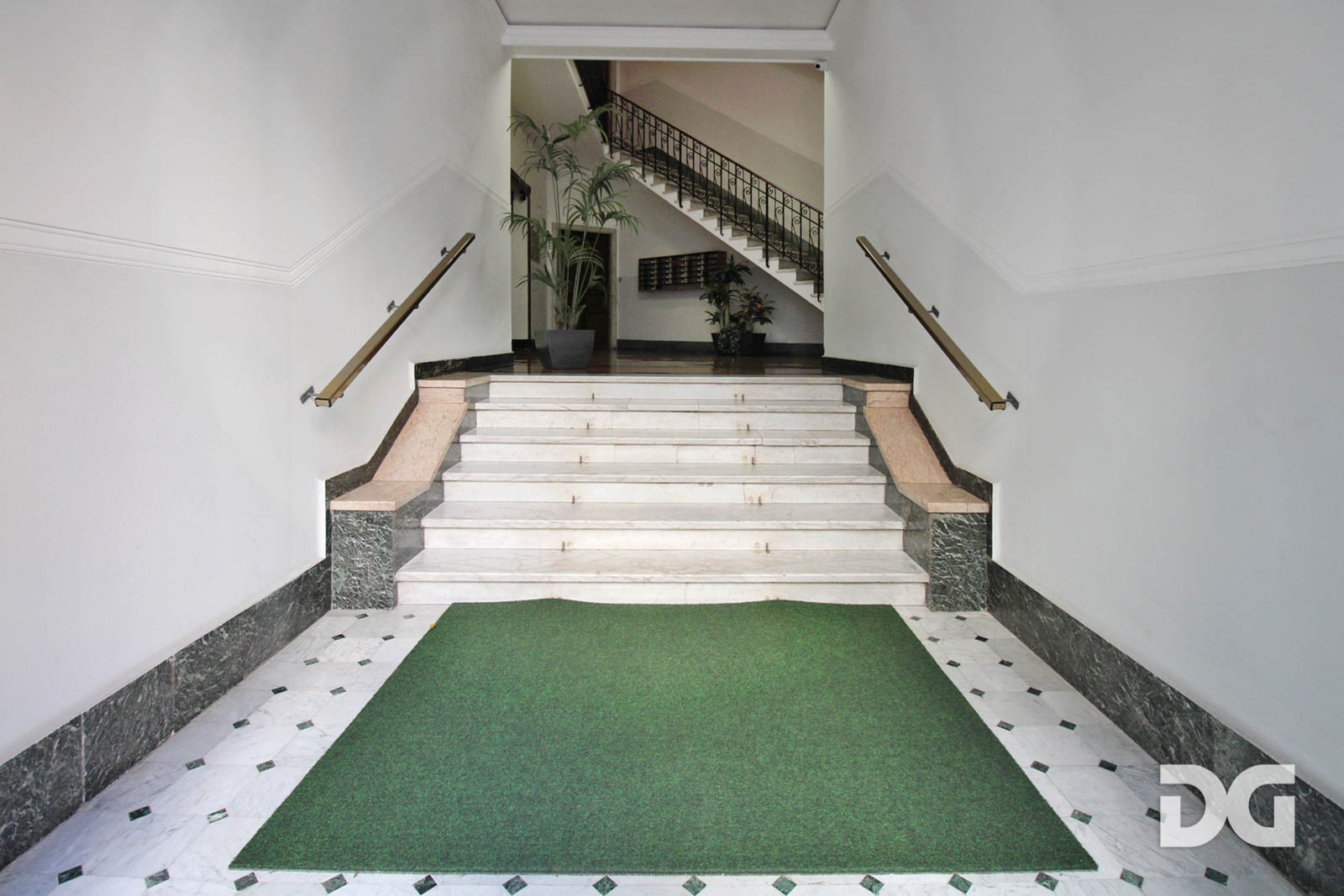 Immobiliare Del Guasta ALBARO VIA COCITO – ATTICO MQ. 119 CON TERRAZZO E BOX DOPPIO 