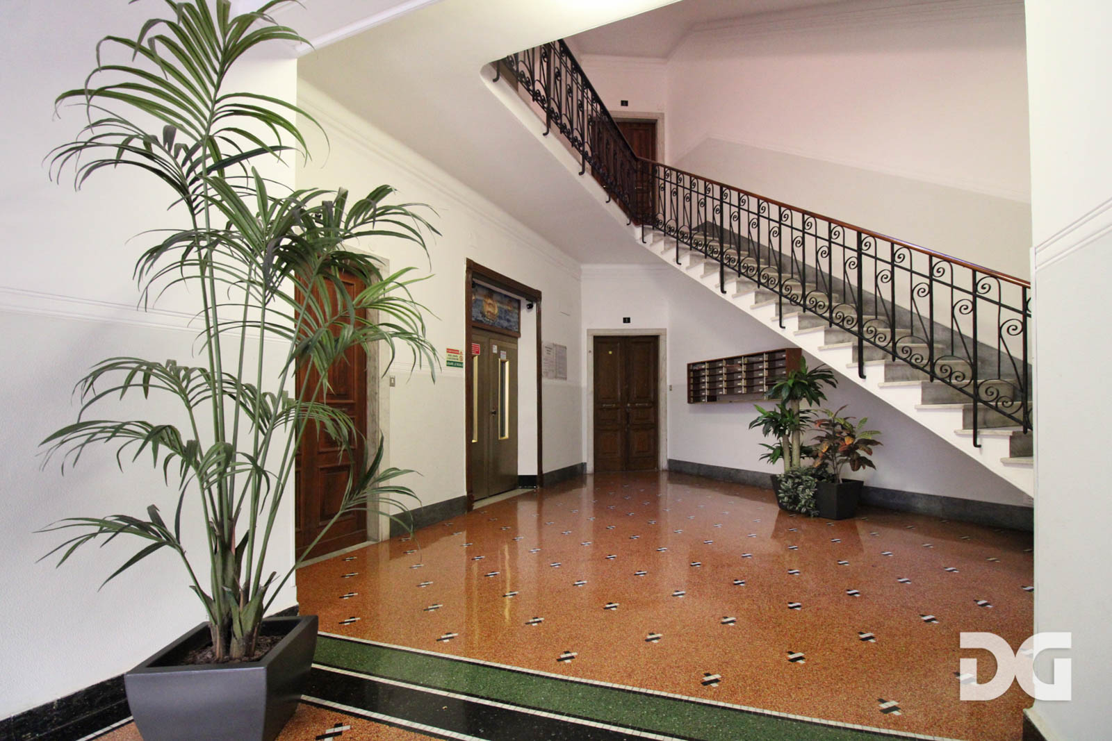 Immobiliare Del Guasta ALBARO VIA COCITO – ATTICO MQ. 119 CON TERRAZZO E BOX DOPPIO 