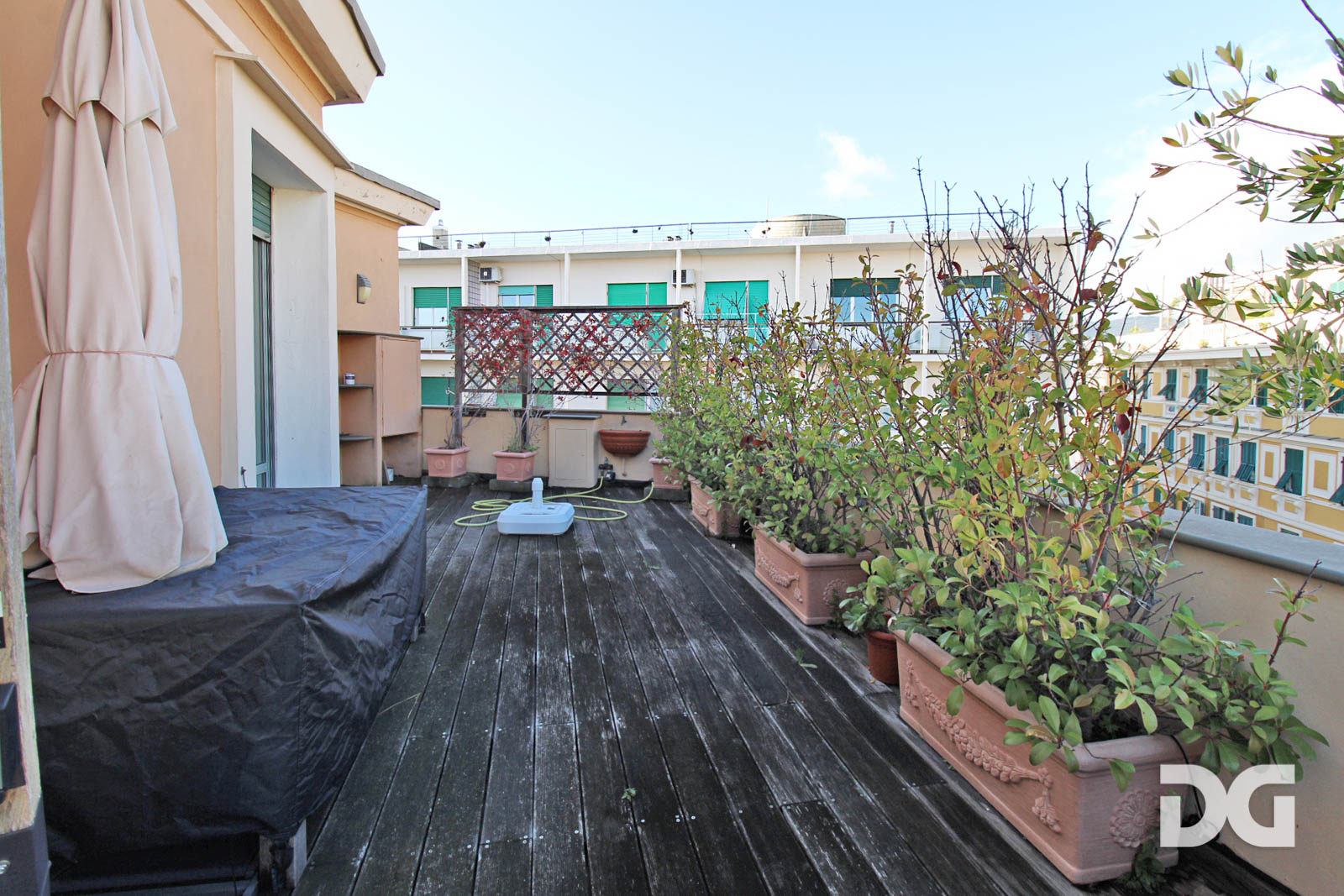 Immobiliare Del Guasta ALBARO VIA COCITO – ATTICO MQ. 119 CON TERRAZZO E BOX DOPPIO 