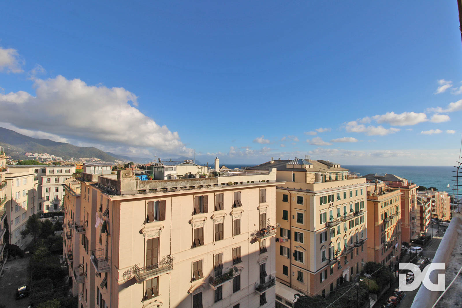 Immobiliare Del Guasta ALBARO VIA COCITO – ATTICO MQ. 119 CON TERRAZZO E BOX DOPPIO 