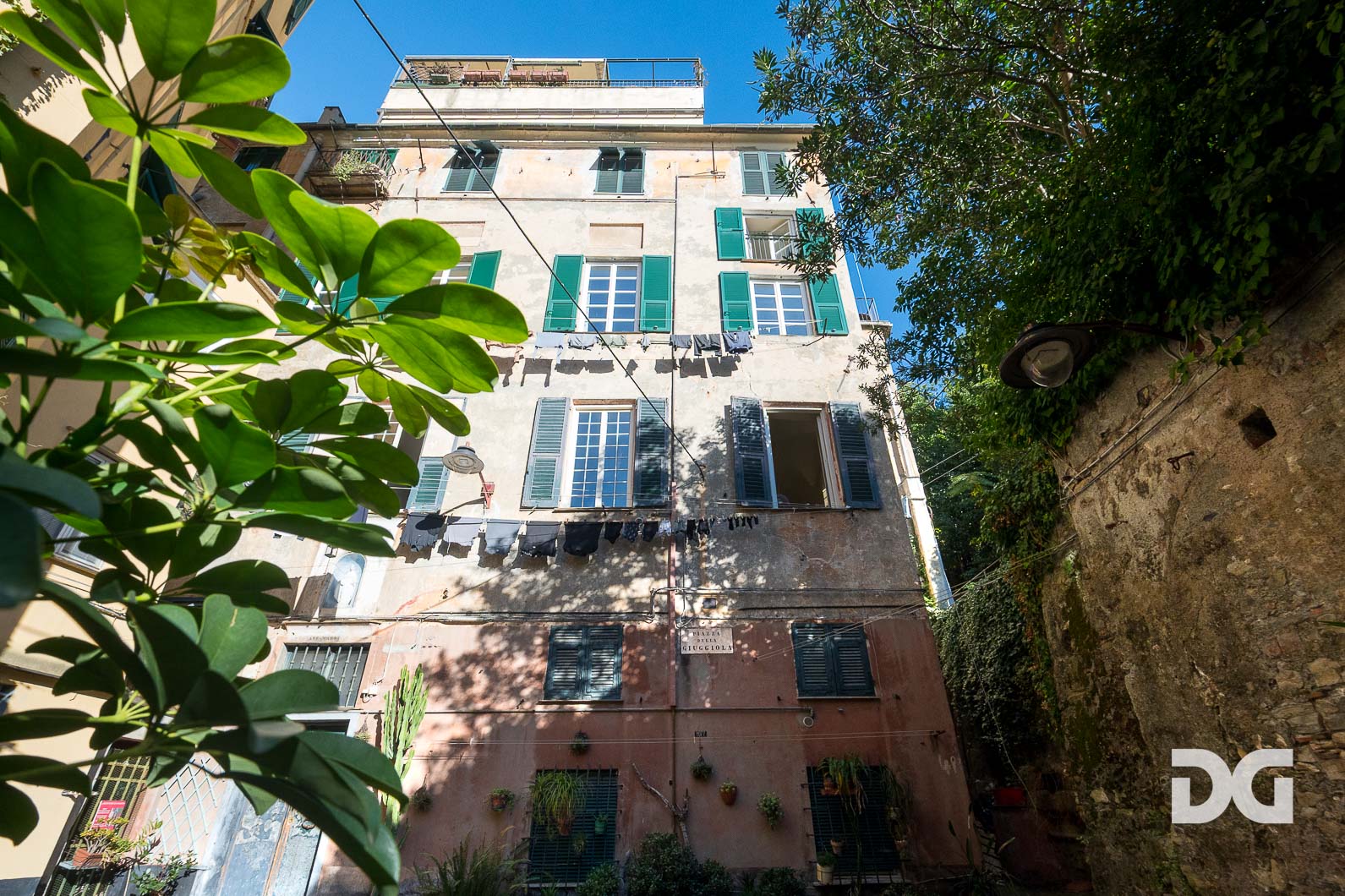 Immobiliare Del Guasta CENTRO – PIAZZA DELLA GIUGGIOLA PANORAMICISSIMI MQ. 43 CON TERRAZZO