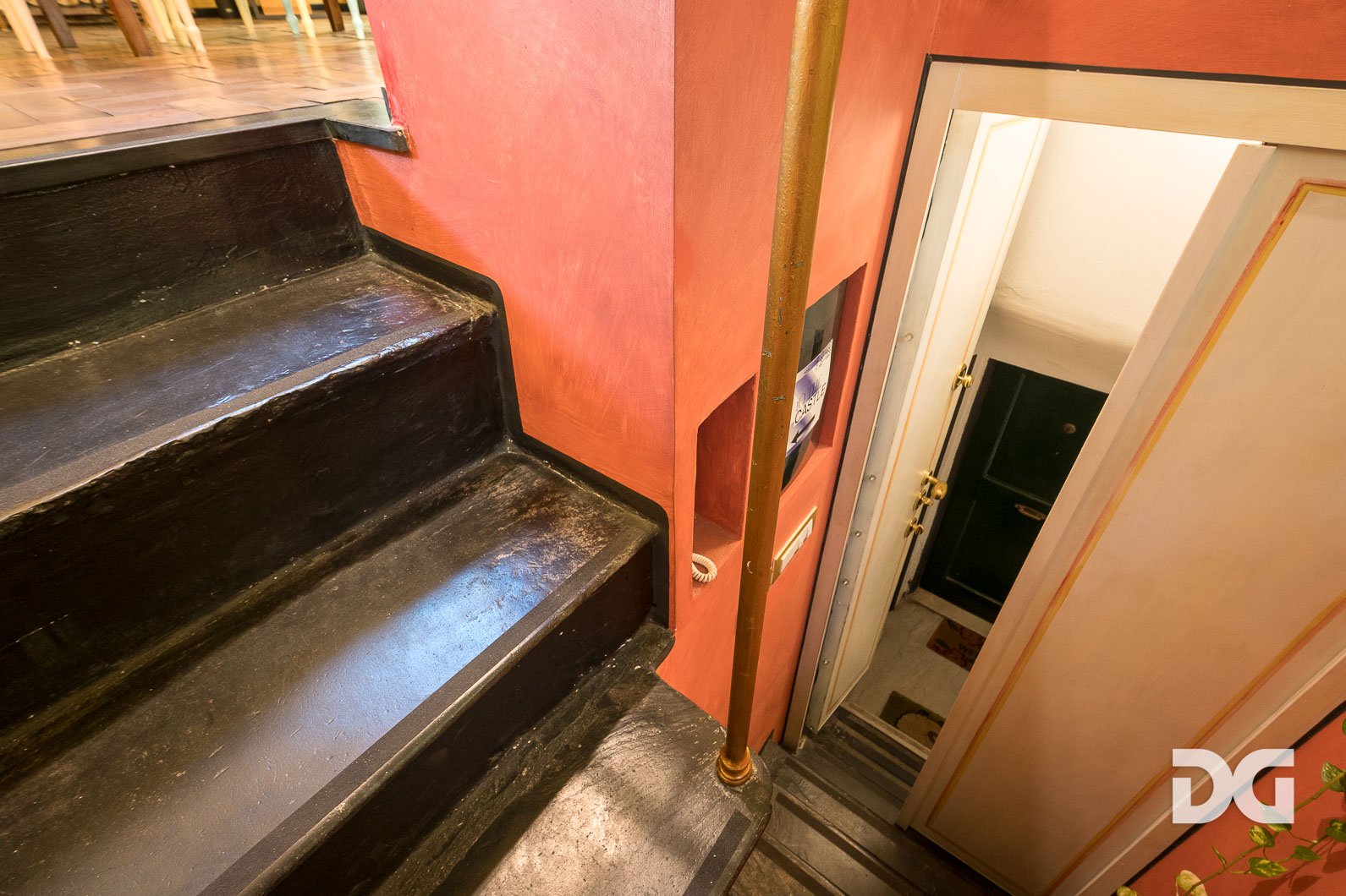 Immobiliare Del Guasta CENTRO – PIAZZA DELLA GIUGGIOLA PANORAMICISSIMI MQ. 43 CON TERRAZZO