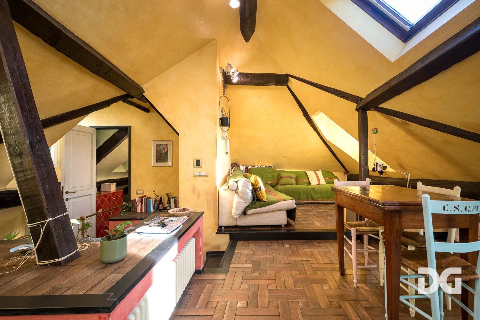 Immobiliare Del Guasta CENTRO – PIAZZA DELLA GIUGGIOLA PANORAMICISSIMI MQ. 43 CON TERRAZZO