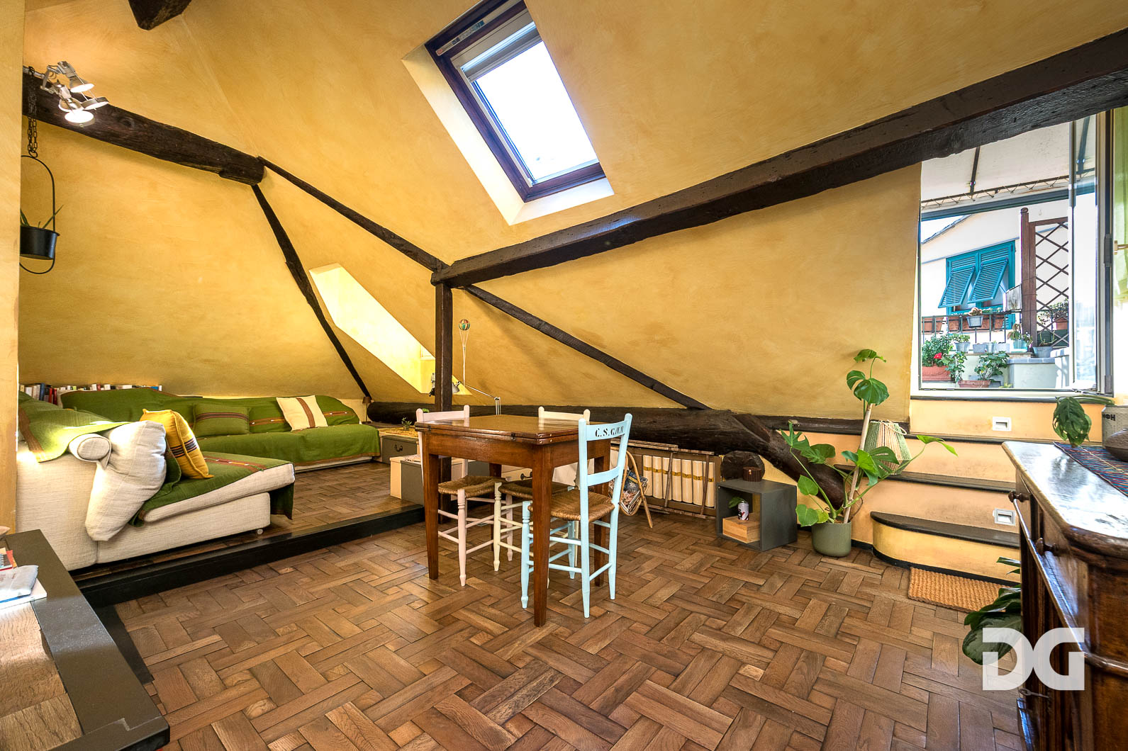 Immobiliare Del Guasta CENTRO – PIAZZA DELLA GIUGGIOLA PANORAMICISSIMI MQ. 43 CON TERRAZZO