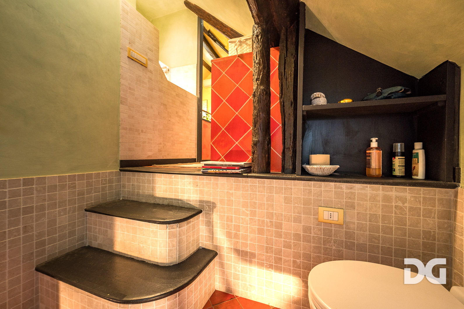 Immobiliare Del Guasta CENTRO – PIAZZA DELLA GIUGGIOLA PANORAMICISSIMI MQ. 43 CON TERRAZZO