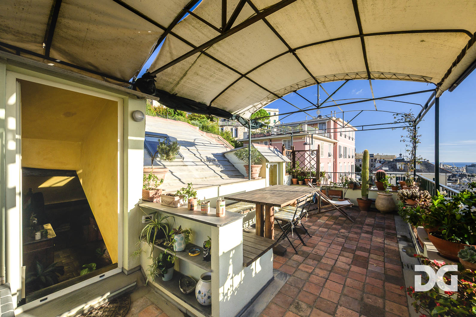 Immobiliare Del Guasta CENTRO – PIAZZA DELLA GIUGGIOLA PANORAMICISSIMI MQ. 43 CON TERRAZZO