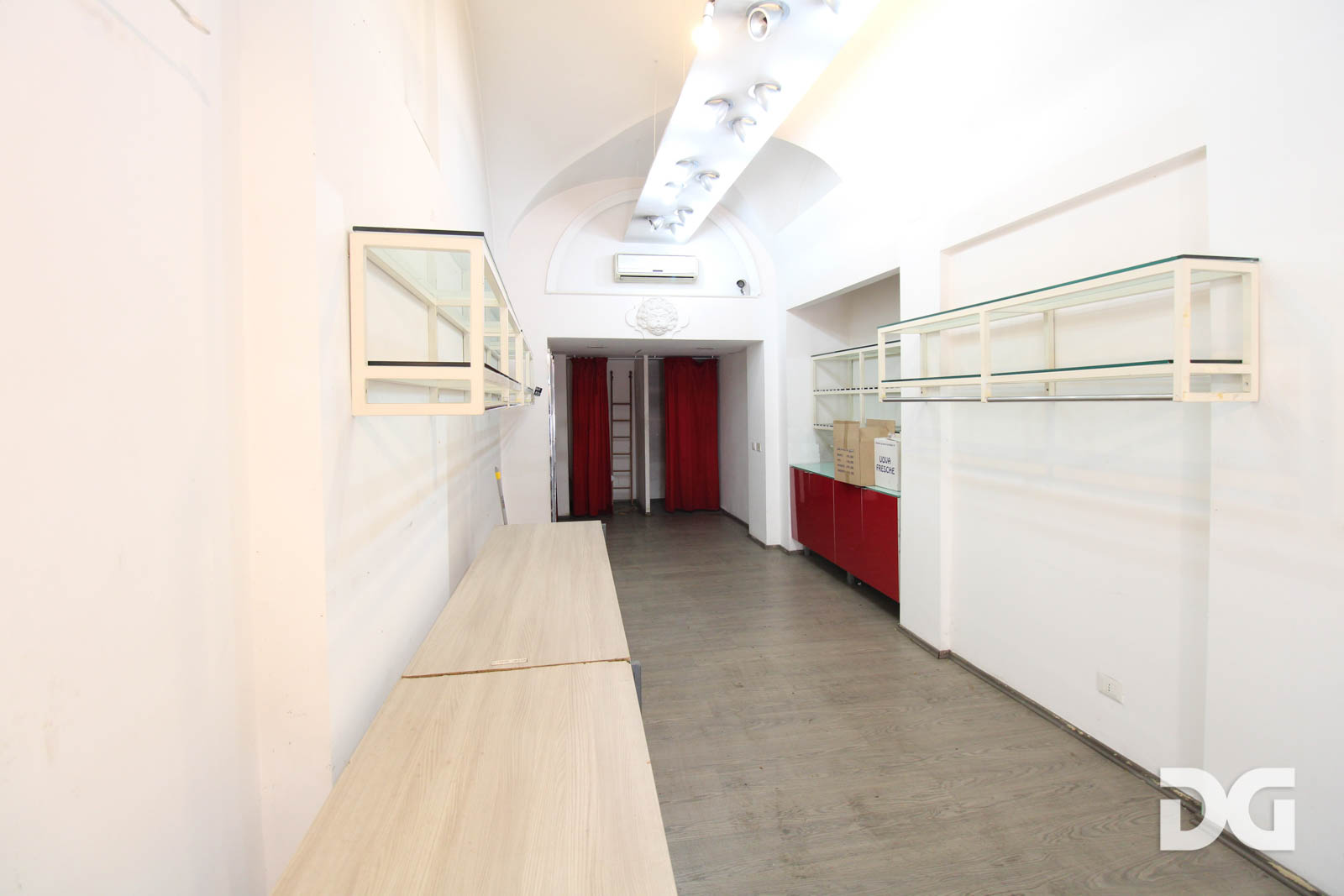 Immobiliare Del Guasta PIAZZA DELLA NUNZIATA – NEGOZIO MQ. 75 