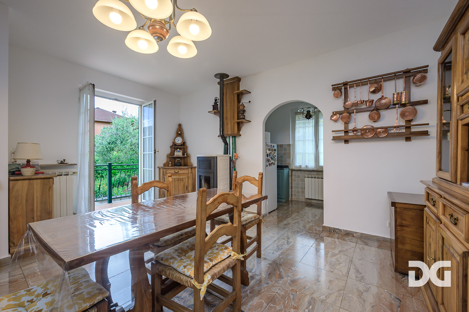 Immobiliare Del Guasta PEDEMONTE – LIQUARA – VILLA MQ. 238 CON GIARDINO E BOX 