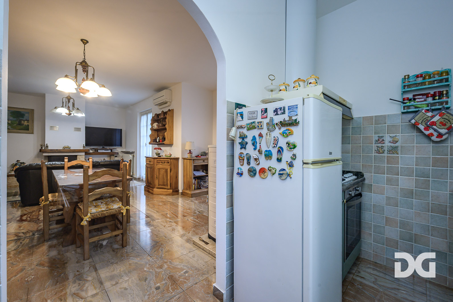 Immobiliare Del Guasta PEDEMONTE – LIQUARA – VILLA MQ. 238 CON GIARDINO E BOX 