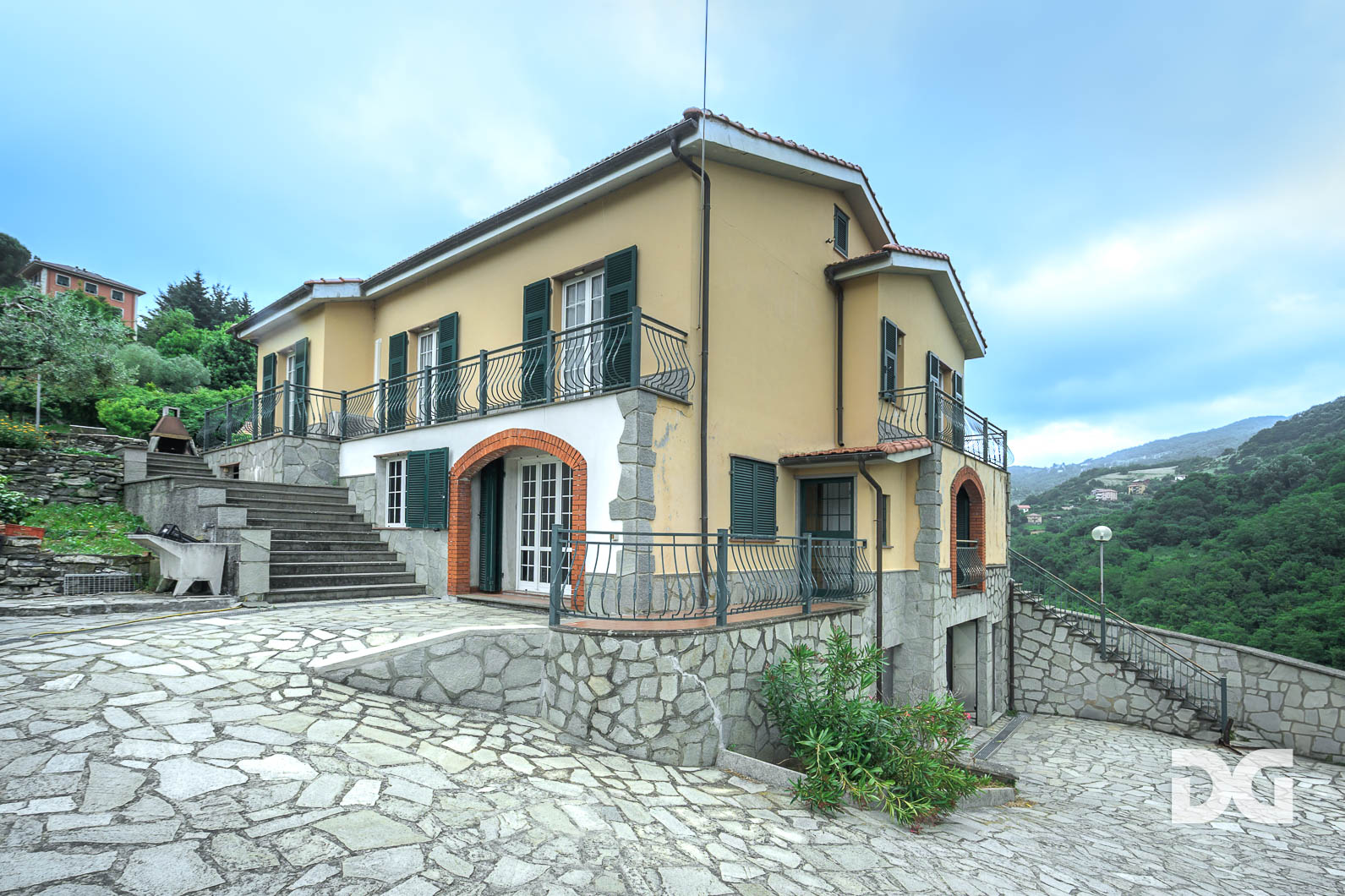 Immobiliare Del Guasta PEDEMONTE – LIQUARA – VILLA MQ. 238 CON GIARDINO E BOX 