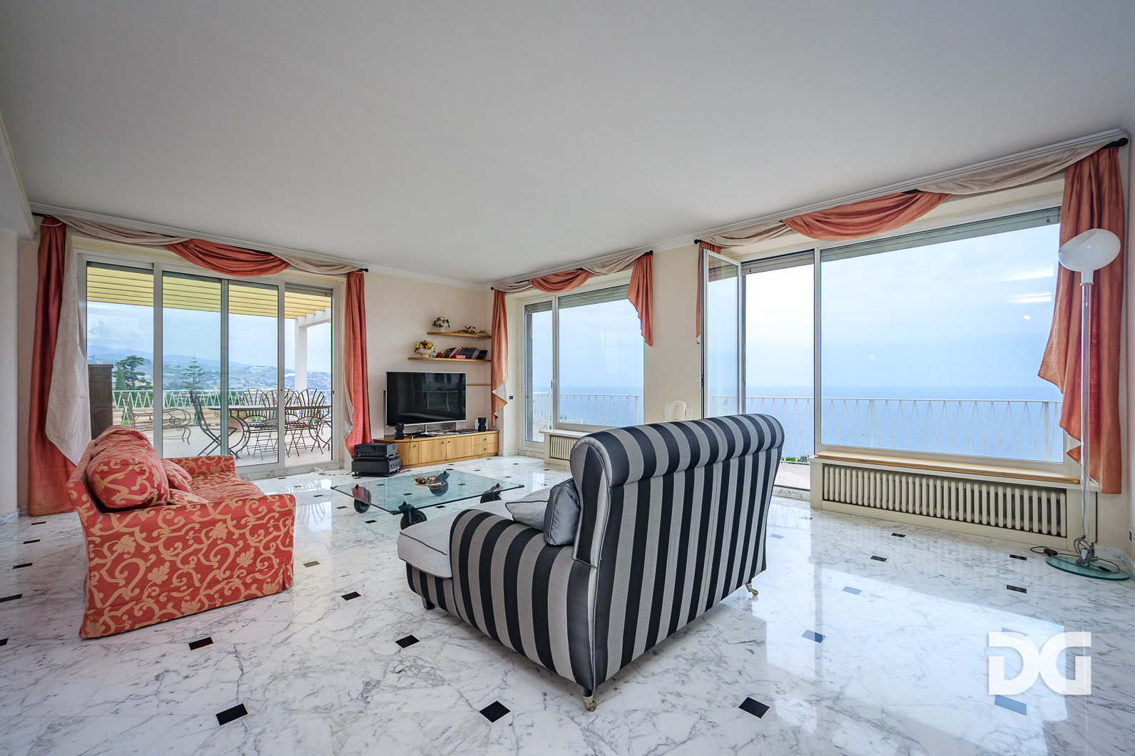 Immobiliare Del Guasta SANREMO – CARDUCCI – ATTICO DIVISIBILE MQ. 215 CON TERRAZZO PANORAMICO 