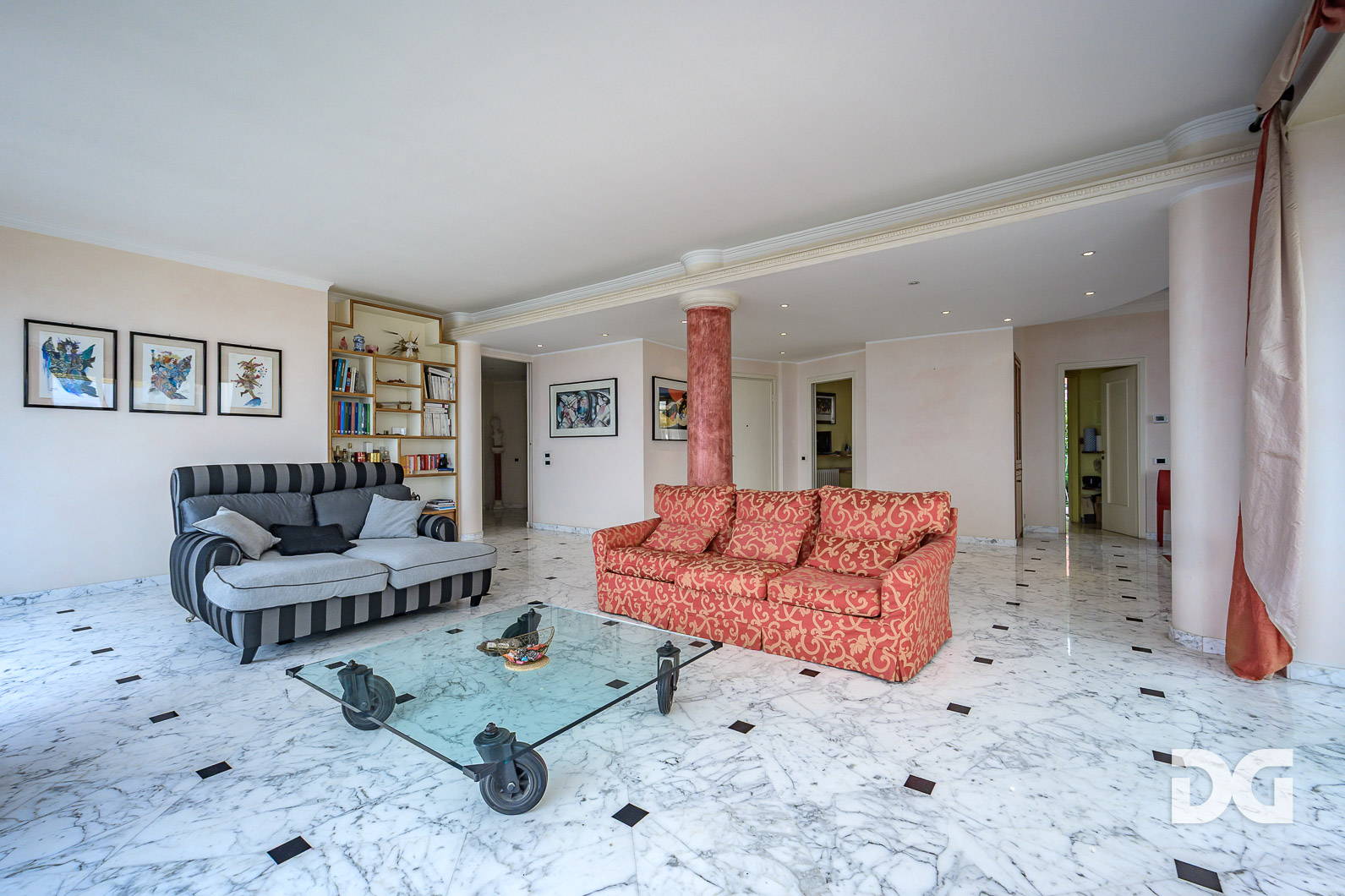 Immobiliare Del Guasta SANREMO – CARDUCCI – ATTICO DIVISIBILE MQ. 215 CON TERRAZZO PANORAMICO 