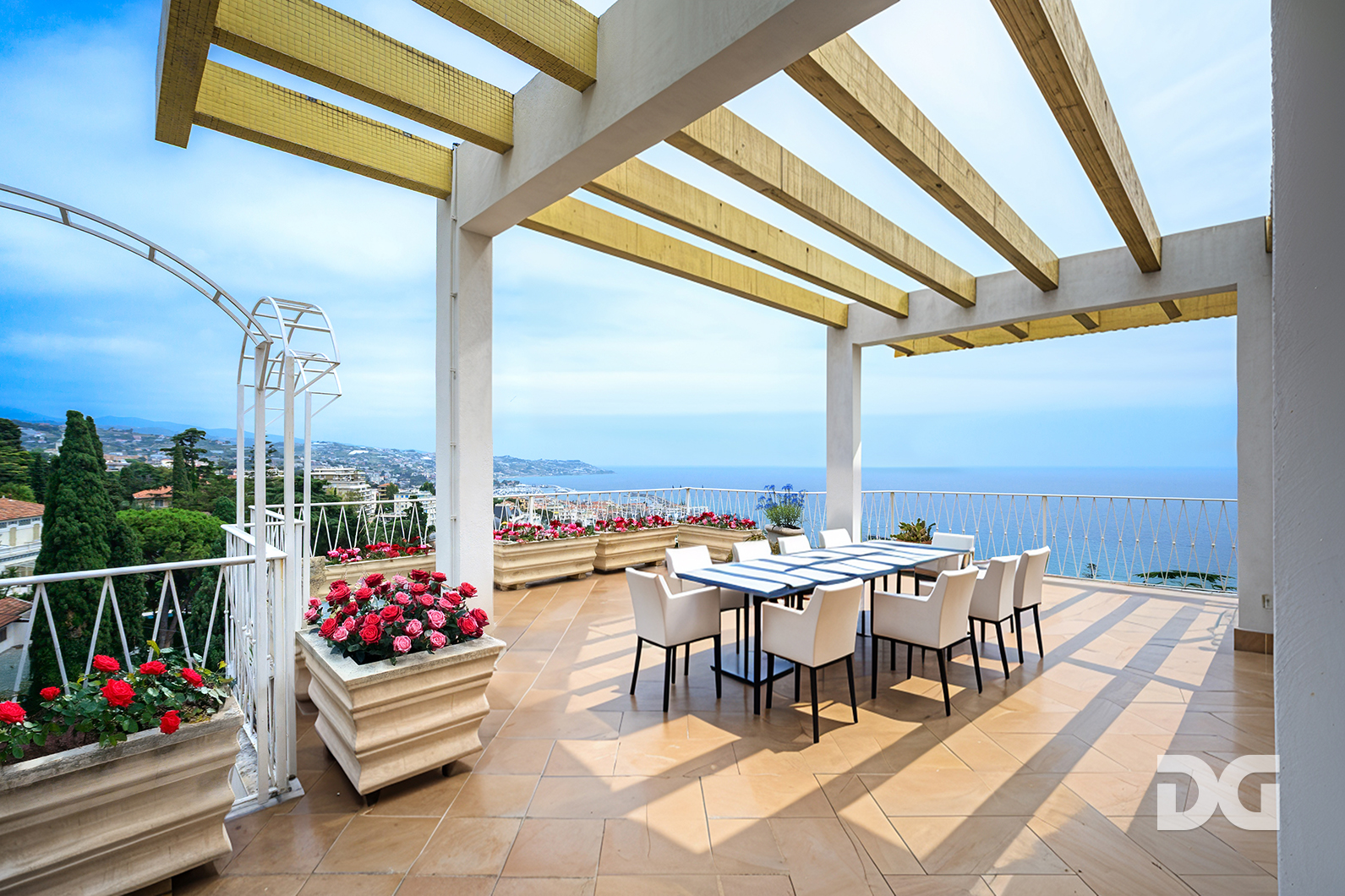Immobiliare Del Guasta SANREMO – CARDUCCI – ATTICO DIVISIBILE MQ. 215 CON TERRAZZO PANORAMICO 