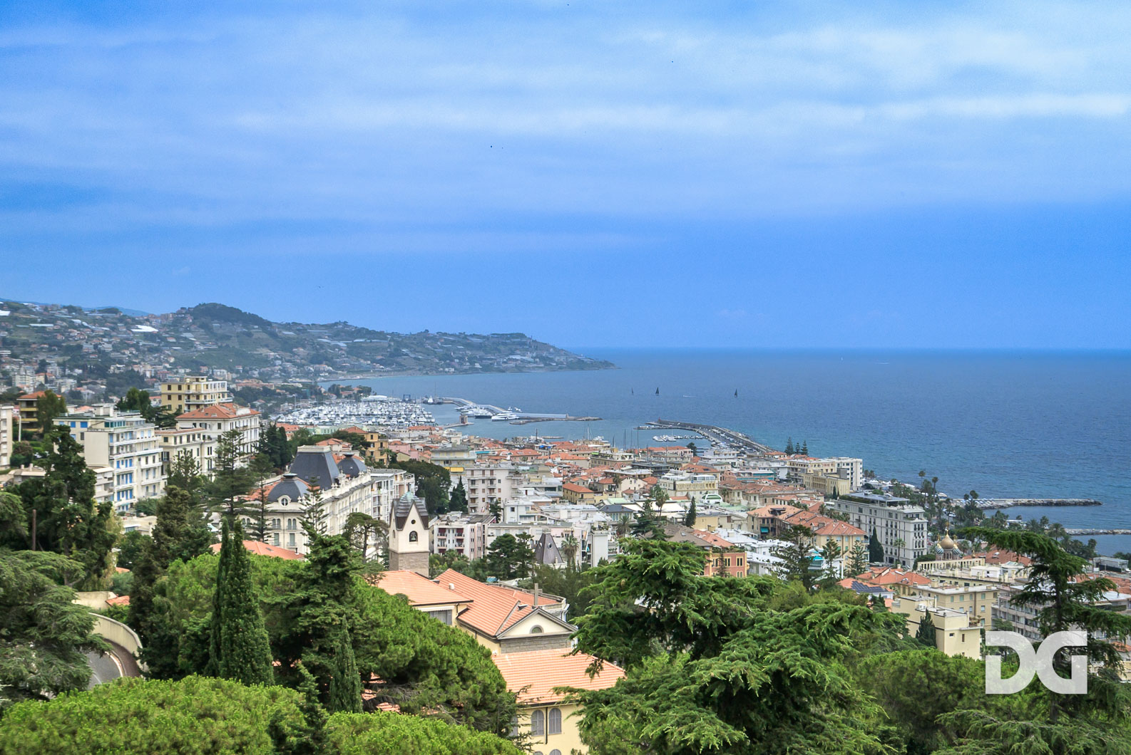 Immobiliare Del Guasta SANREMO – CARDUCCI – ATTICO DIVISIBILE MQ. 215 CON TERRAZZO PANORAMICO 
