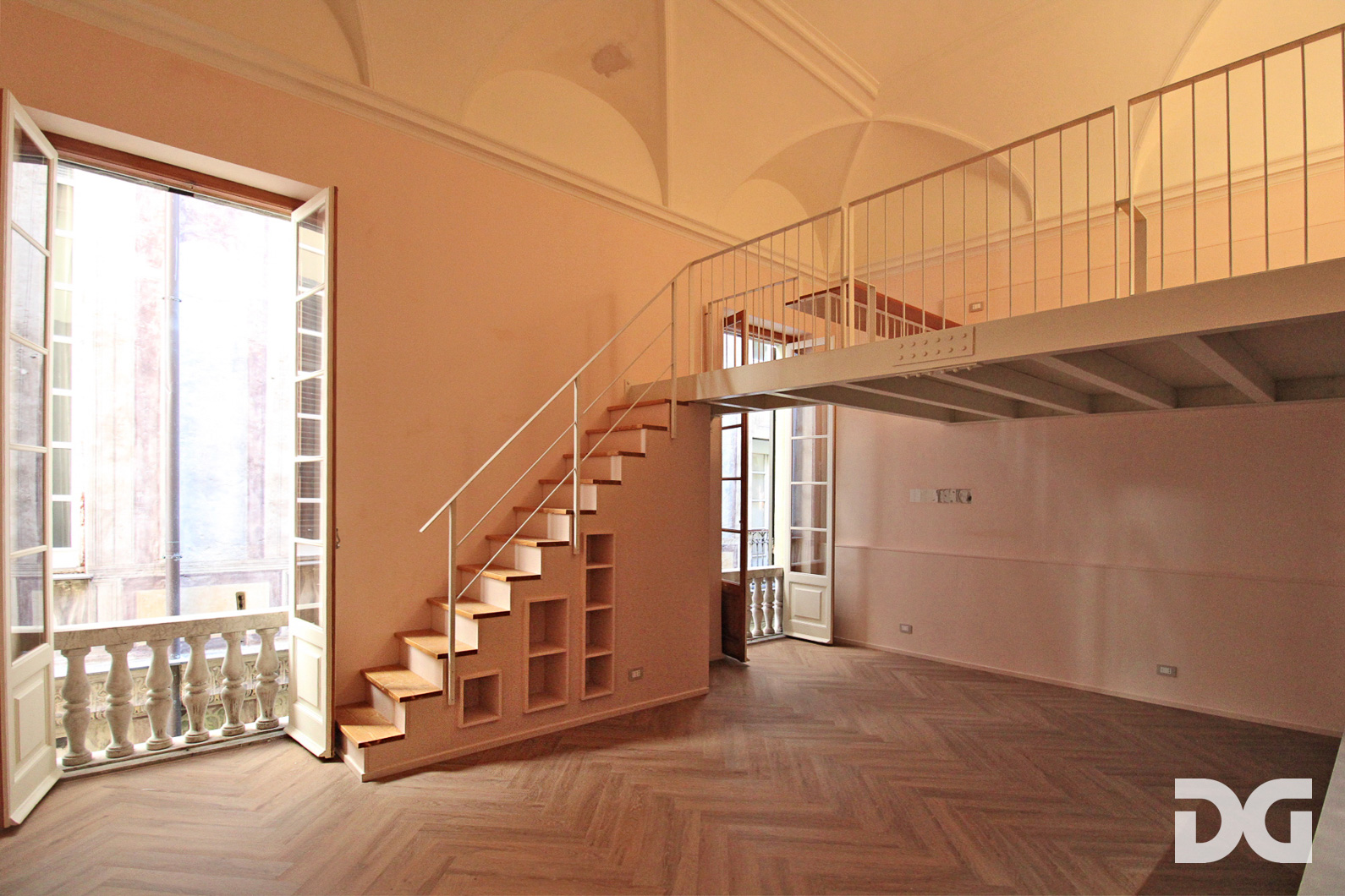 Immobiliare Del Guasta SAN LORENZO -  IN CARATTERISTICA PIAZZETTA NUOVI  MQ. 76 