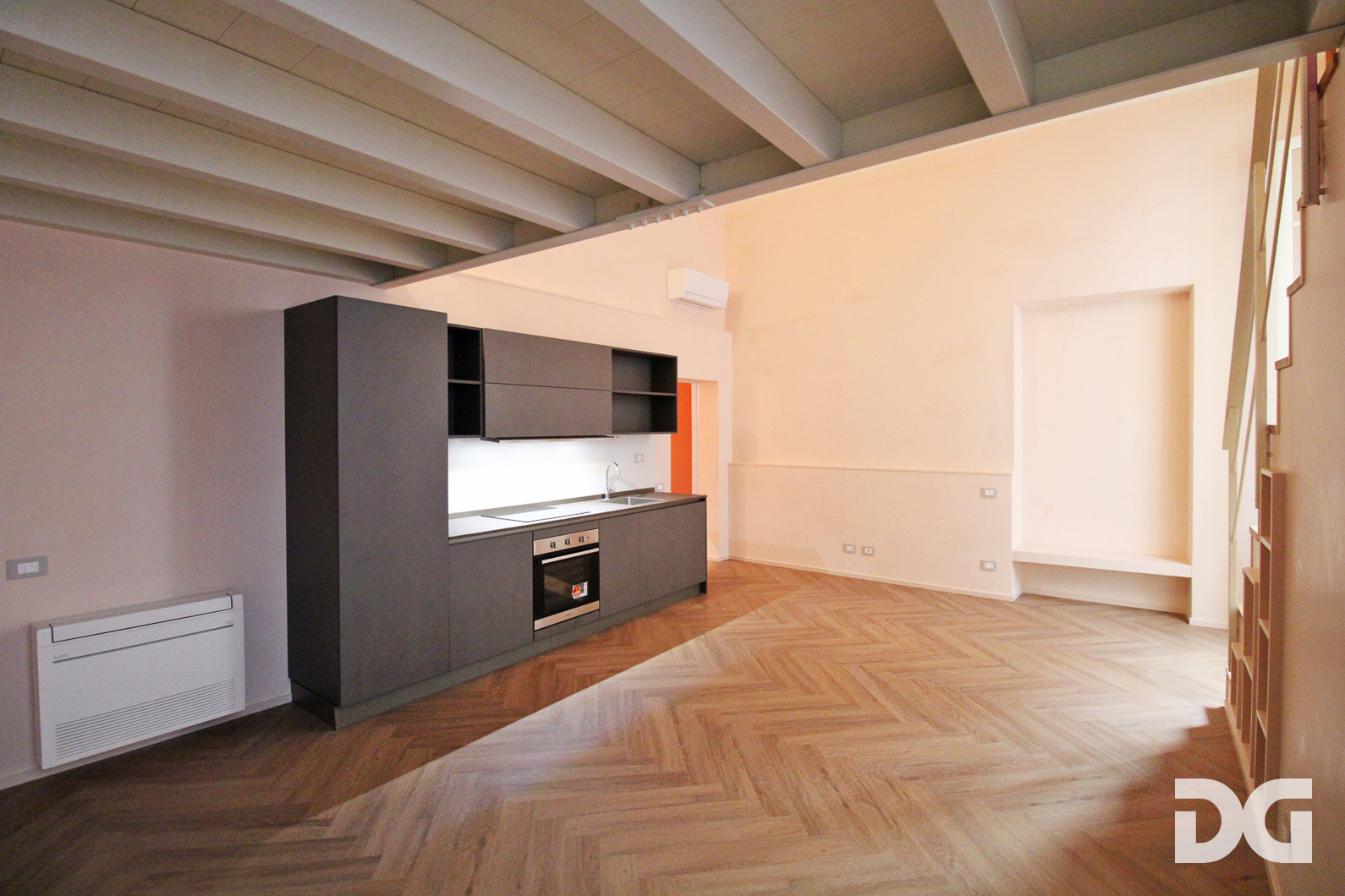 Immobiliare Del Guasta SAN LORENZO -  IN CARATTERISTICA PIAZZETTA NUOVI  MQ. 76 