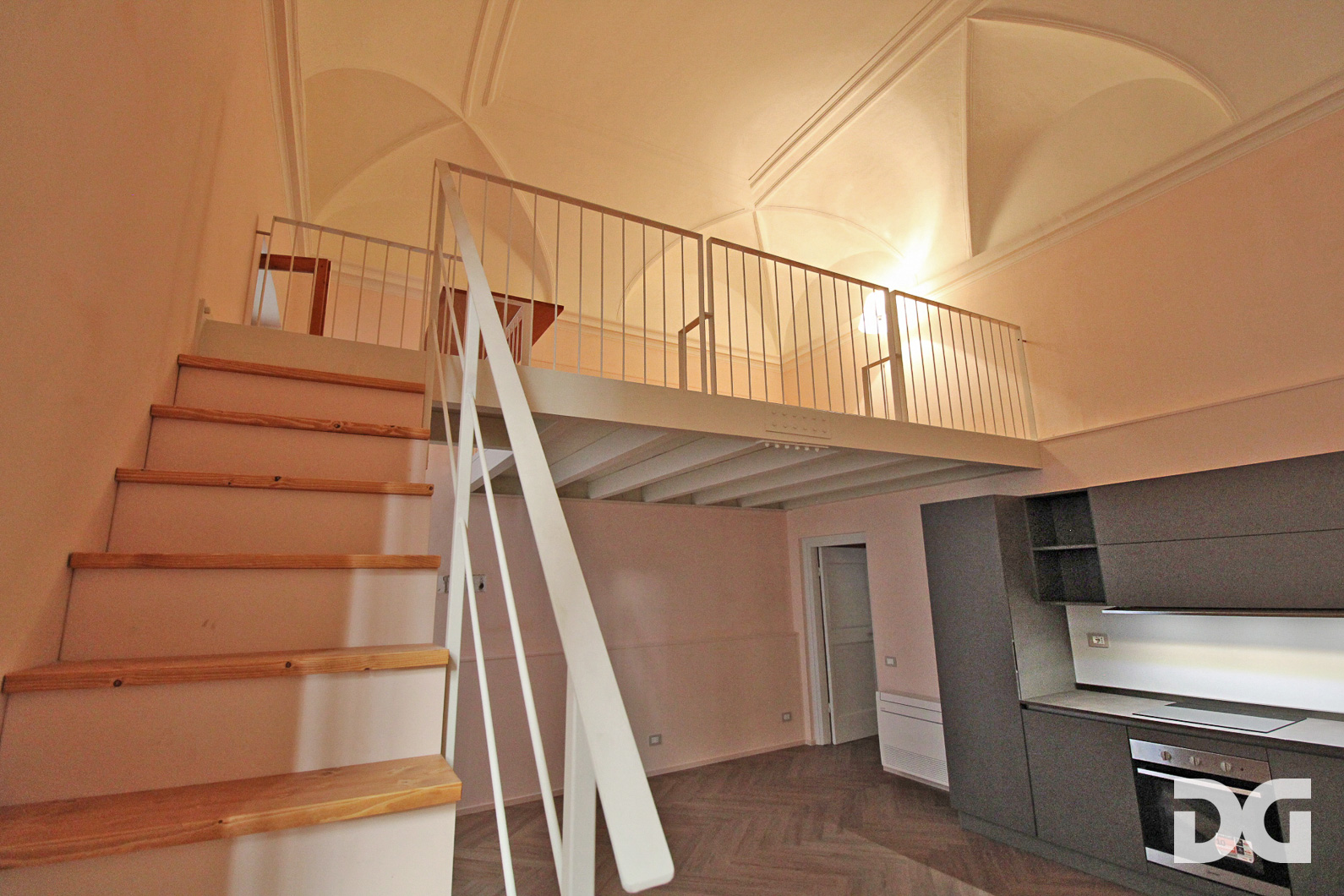 Immobiliare Del Guasta SAN LORENZO -  IN CARATTERISTICA PIAZZETTA NUOVI  MQ. 76 