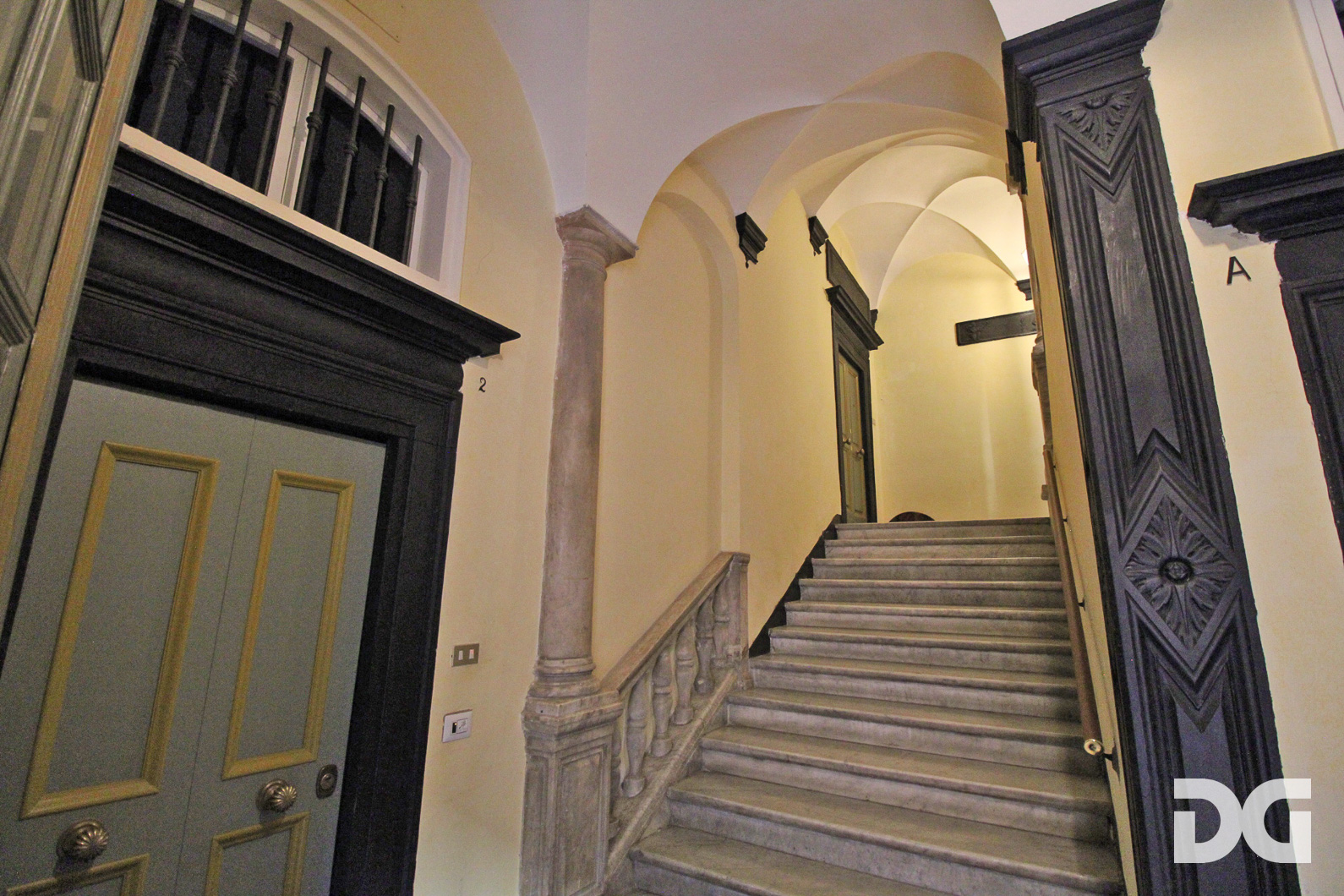 Immobiliare Del Guasta SAN LORENZO -  IN CARATTERISTICA PIAZZETTA NUOVI  MQ. 76 