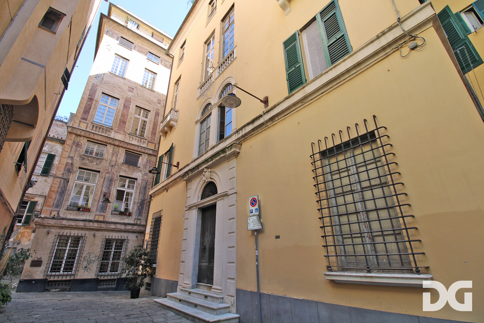 Immobiliare Del Guasta SAN LORENZO -  IN CARATTERISTICA PIAZZETTA NUOVI  MQ. 76 
