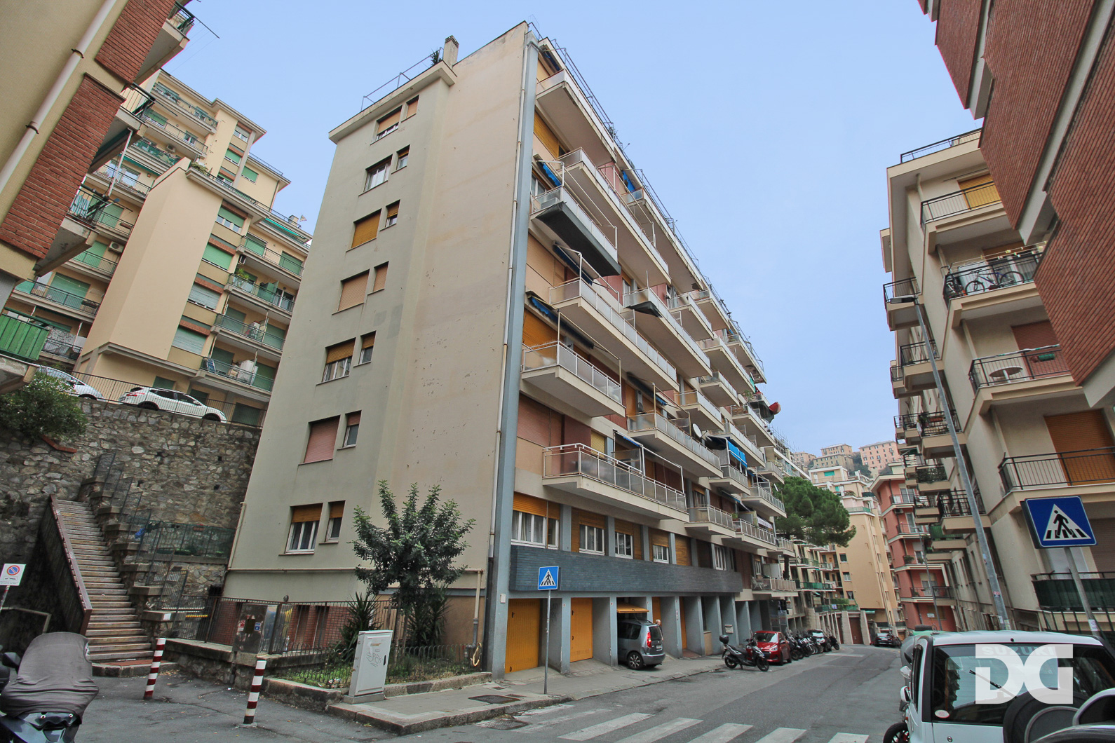 Immobiliare Del Guasta OREGINA  VIA VESUVIO - MQ. 70 CON TERRAZZO 