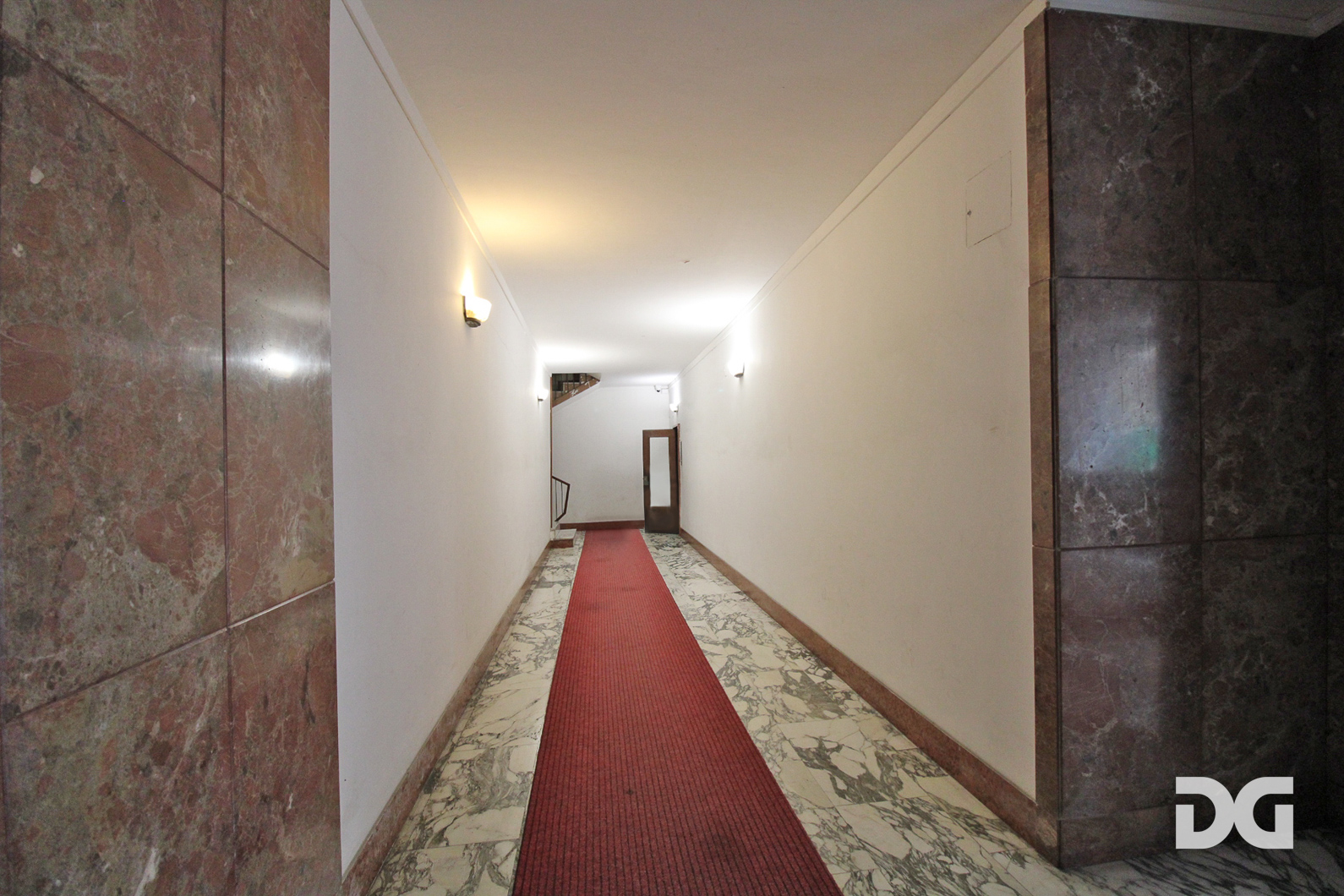 Immobiliare Del Guasta OREGINA  VIA VESUVIO - MQ. 70 CON TERRAZZO 