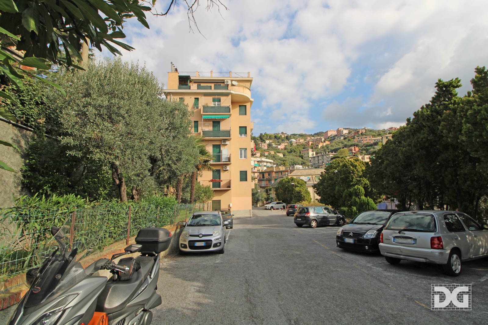 Immobiliare Del Guasta VIA MONACO SIMONE – VENDESI POSTO AUTO SCOPERTO 