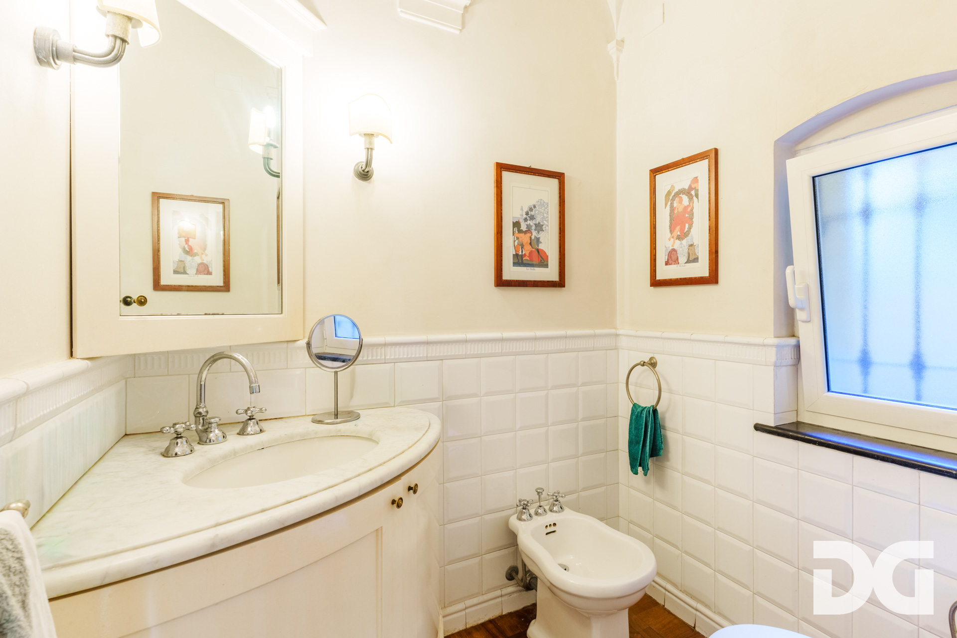 Immobiliare Del Guasta CASTELLETTO – CORSO CARBONARA MQ. 207 CON GIARDINO, TERRAZZO E POSTO AUTO