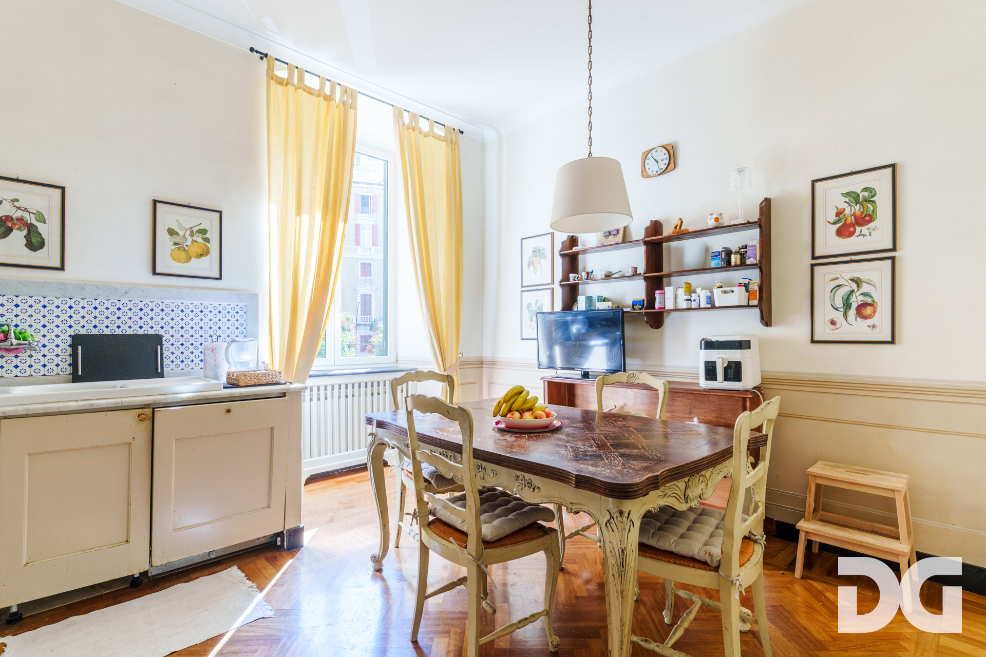 Immobiliare Del Guasta CASTELLETTO – CORSO CARBONARA MQ. 207 CON GIARDINO, TERRAZZO E POSTO AUTO