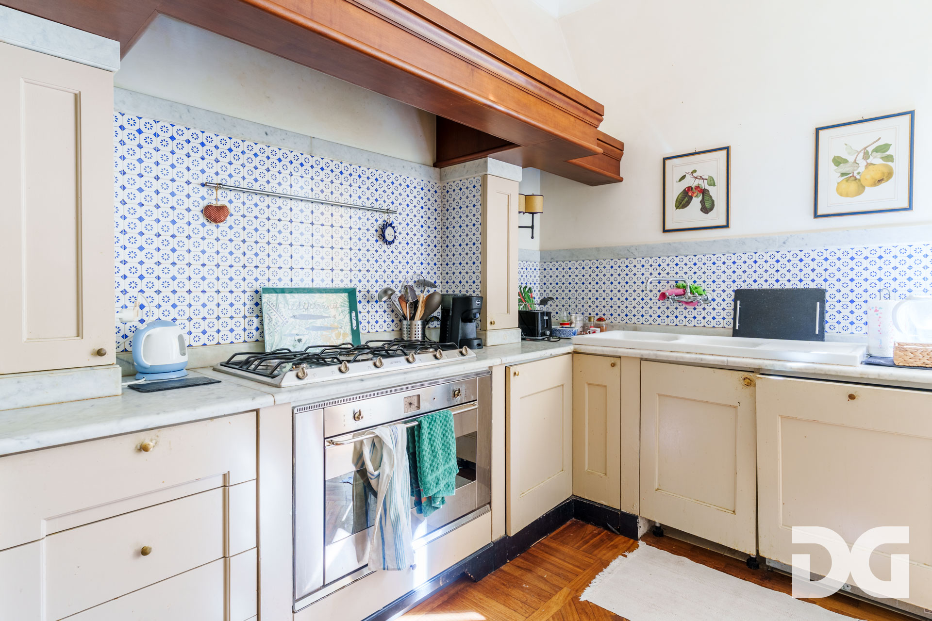Immobiliare Del Guasta CASTELLETTO – CORSO CARBONARA MQ. 207 CON GIARDINO, TERRAZZO E POSTO AUTO