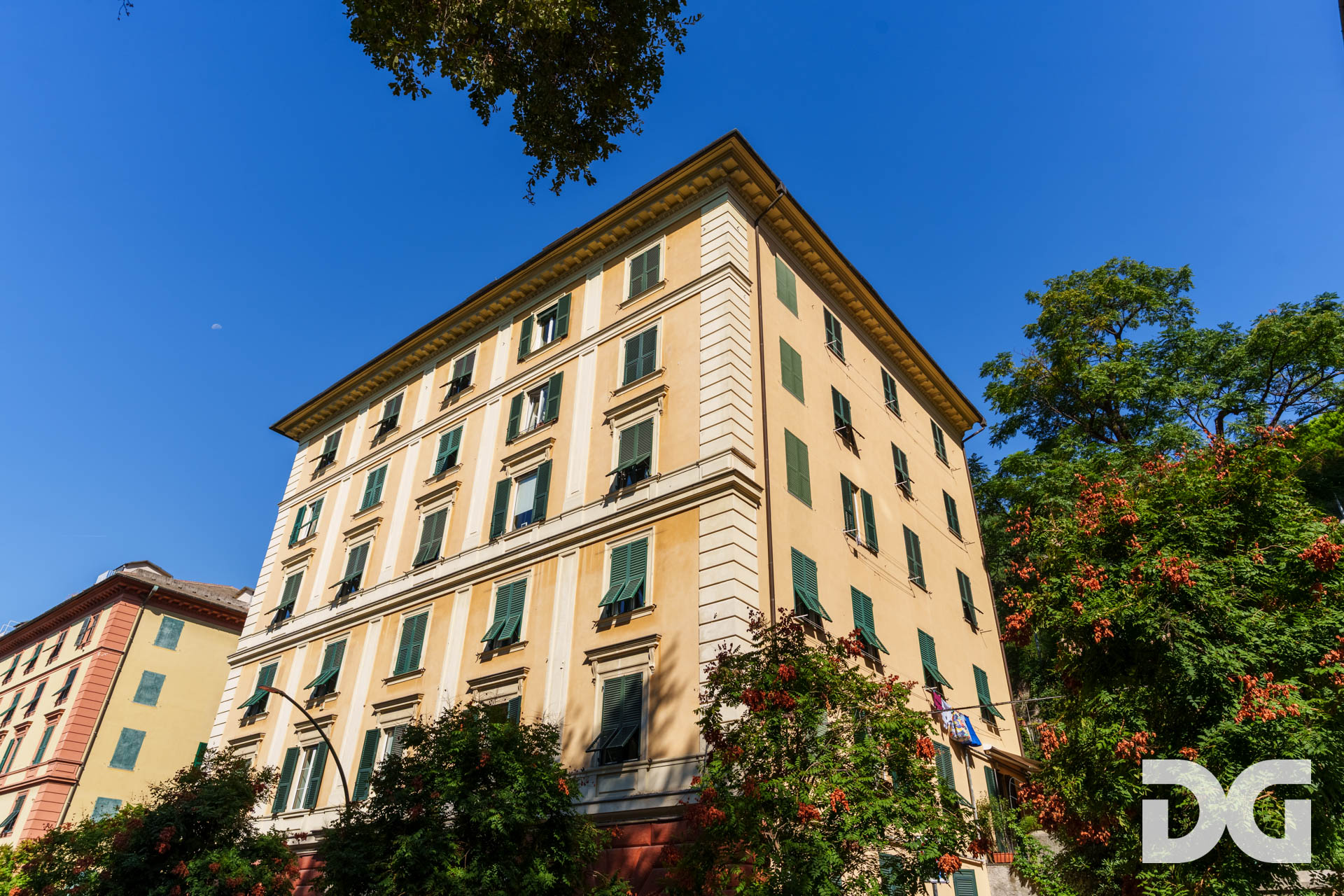 Immobiliare Del Guasta CASTELLETTO – CORSO CARBONARA MQ. 207 CON GIARDINO, TERRAZZO E POSTO AUTO