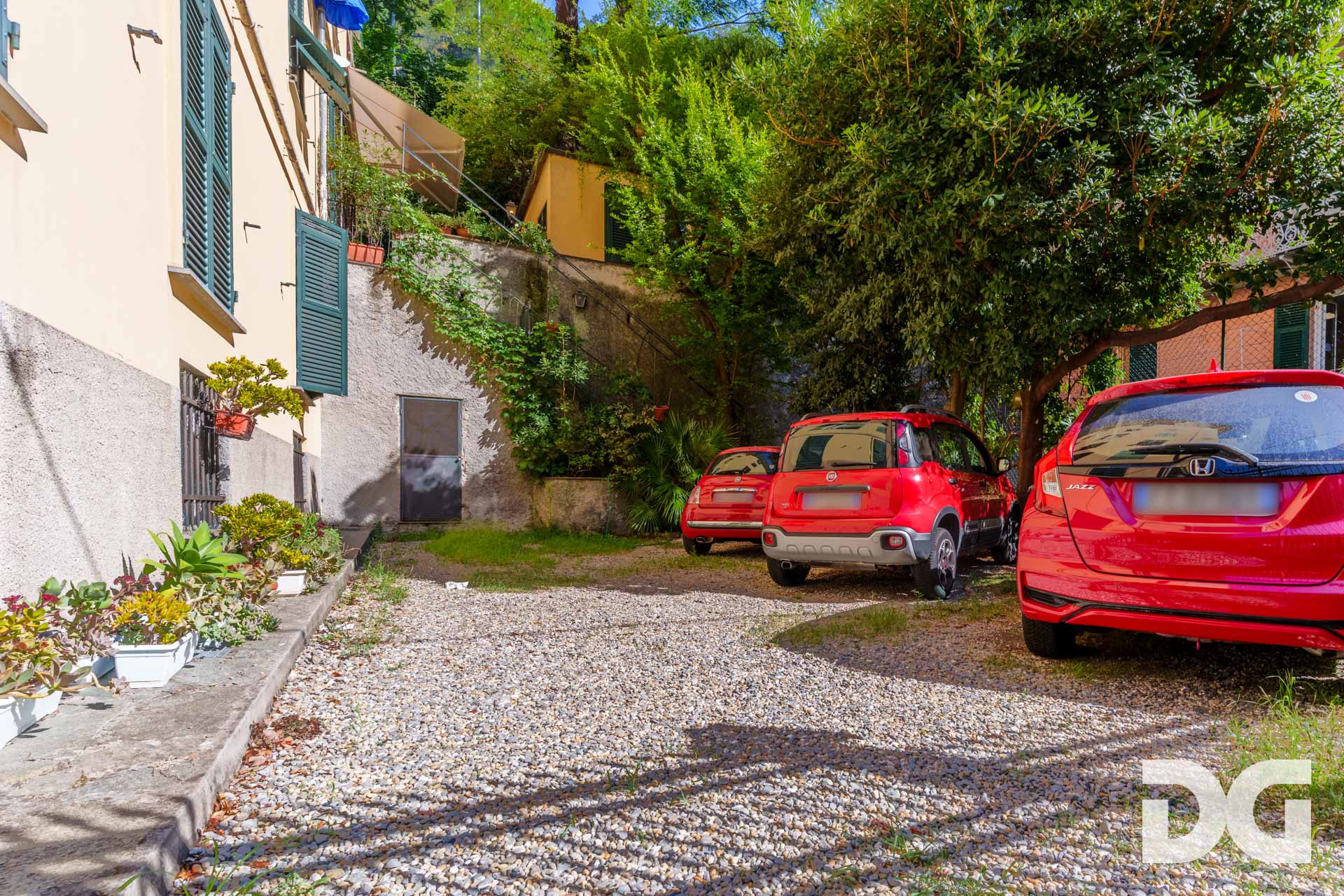 Immobiliare Del Guasta CASTELLETTO – CORSO CARBONARA MQ. 207 CON GIARDINO, TERRAZZO E POSTO AUTO