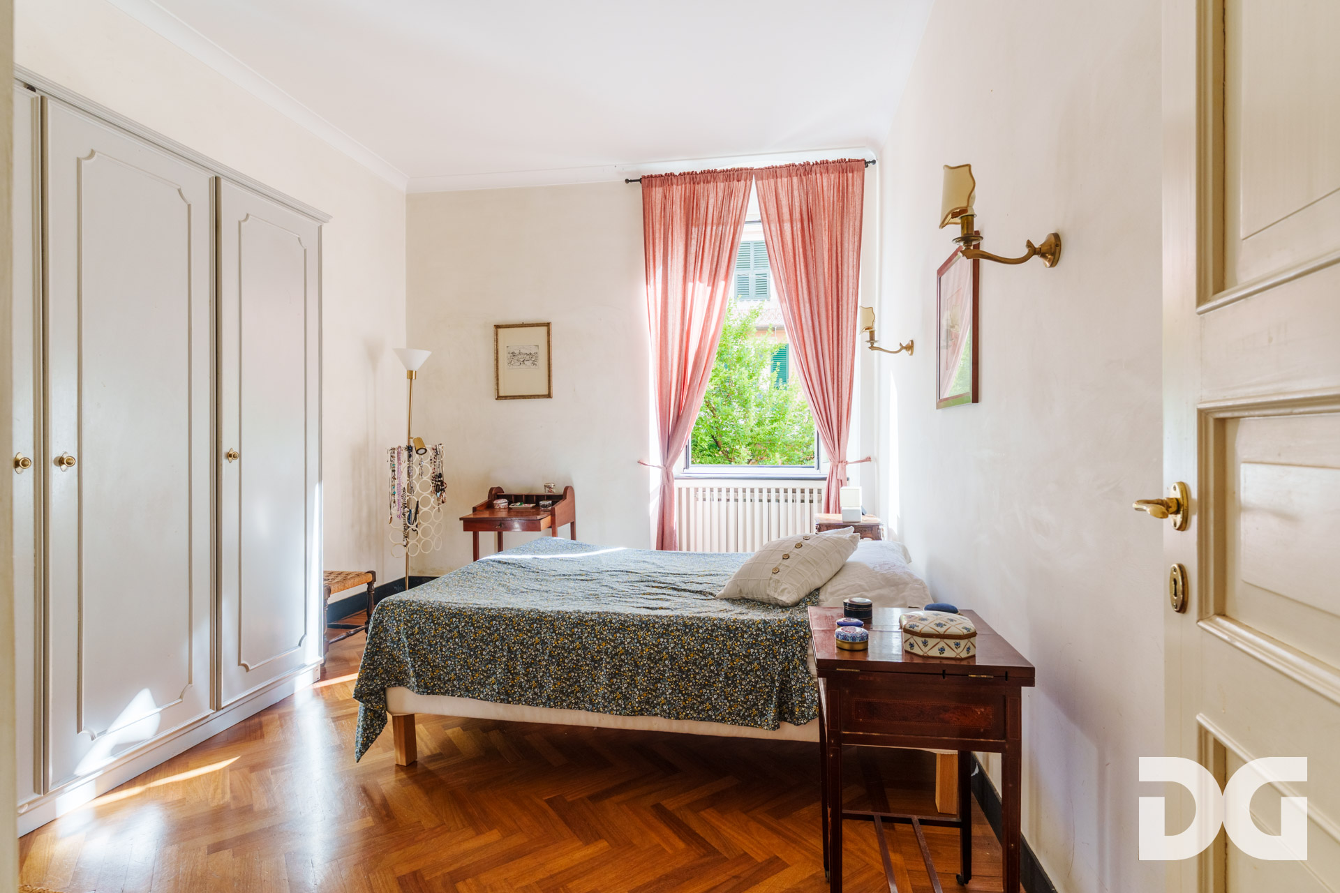 Immobiliare Del Guasta CASTELLETTO – CORSO CARBONARA MQ. 207 CON GIARDINO, TERRAZZO E POSTO AUTO