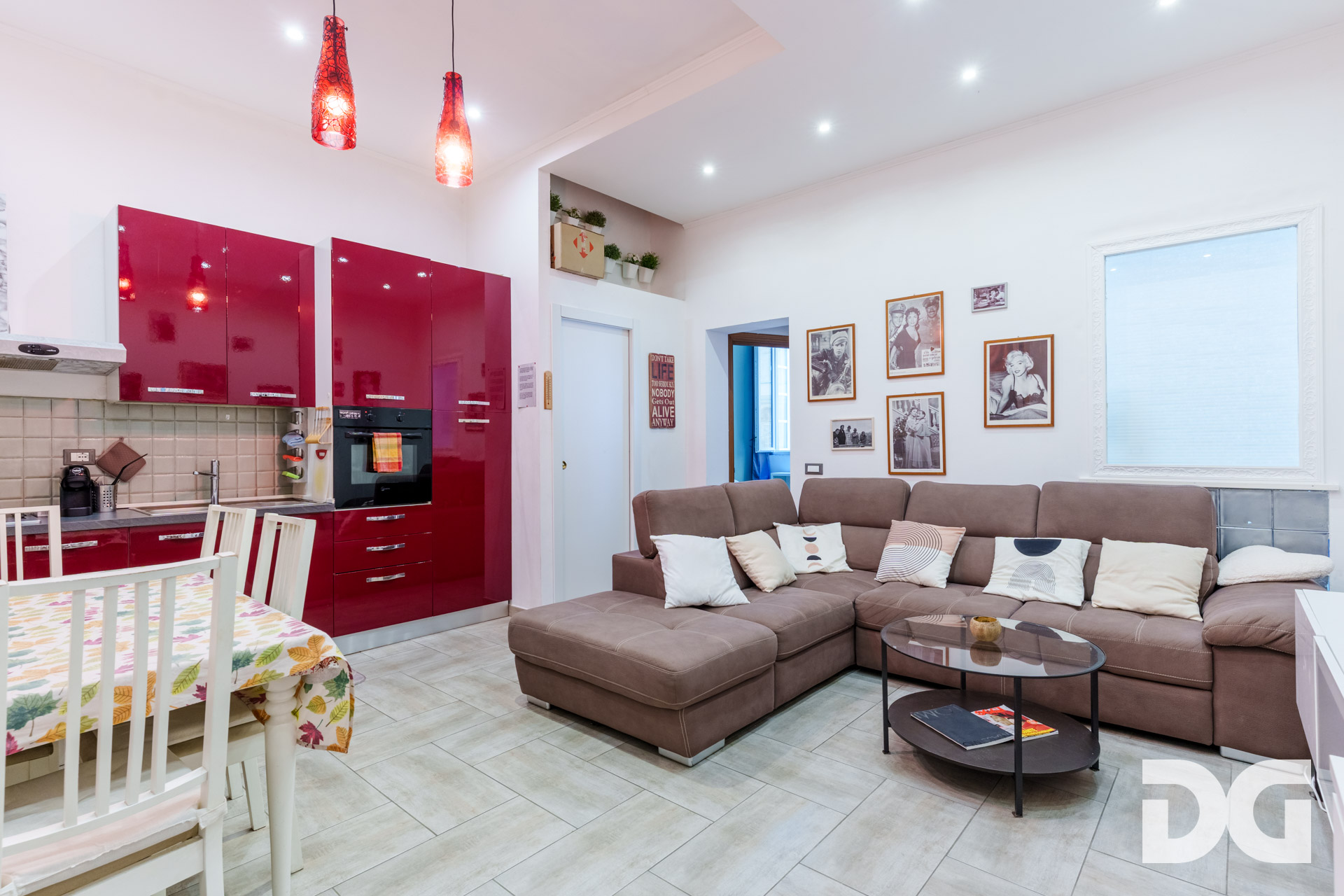 Immobiliare Del Guasta CENTRO STORICO – VIA SAN LORENZO ORDINATI MQ. 73 IN PALAZZO D’EPOCA
