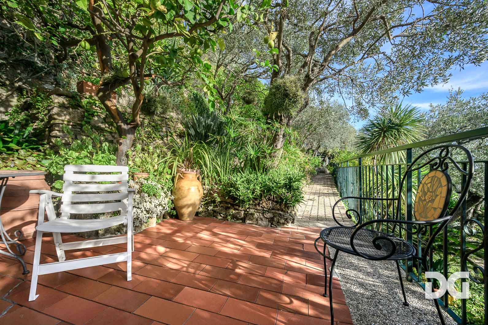 Immobiliare Del Guasta BOGLIASCO – PANORAMICI MQ 70 CON GIARDINO E TERRAZZO 