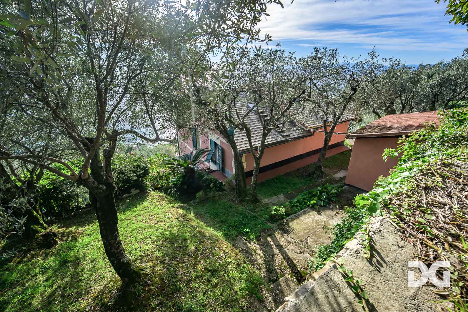 Immobiliare Del Guasta BOGLIASCO – PANORAMICI MQ 70 CON GIARDINO E TERRAZZO 