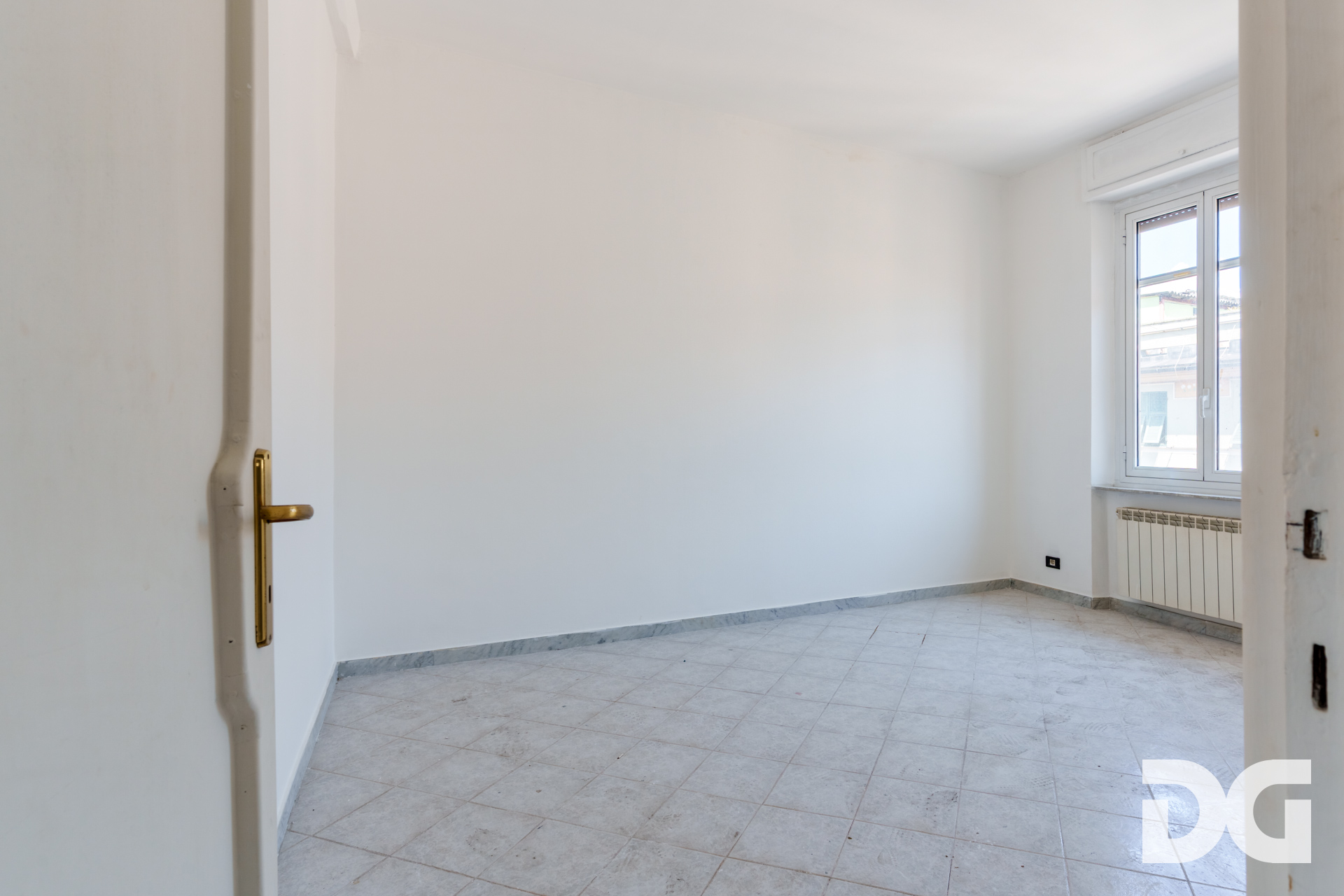 Immobiliare Del Guasta CERTOSA – VIA G. ROSSINI RISTRUTTURATI E LUMINOSI MQ.83 CON TERRAZZO