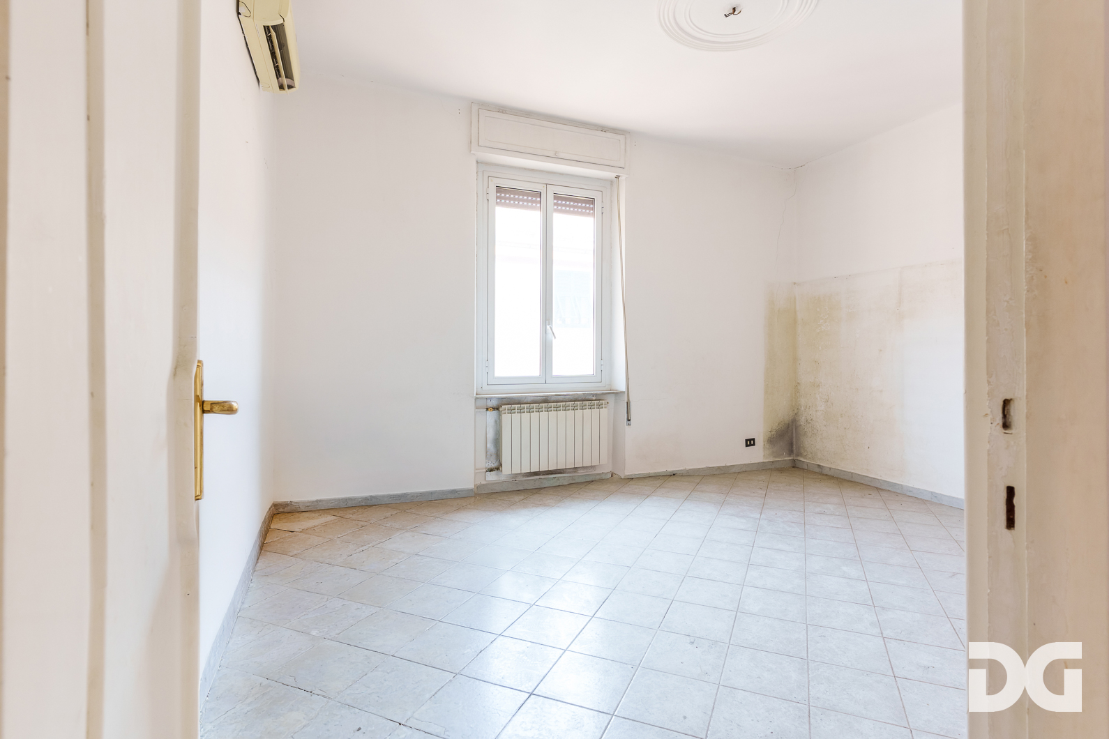Immobiliare Del Guasta CERTOSA – VIA G. ROSSINI RISTRUTTURATI E LUMINOSI MQ.83 CON TERRAZZO