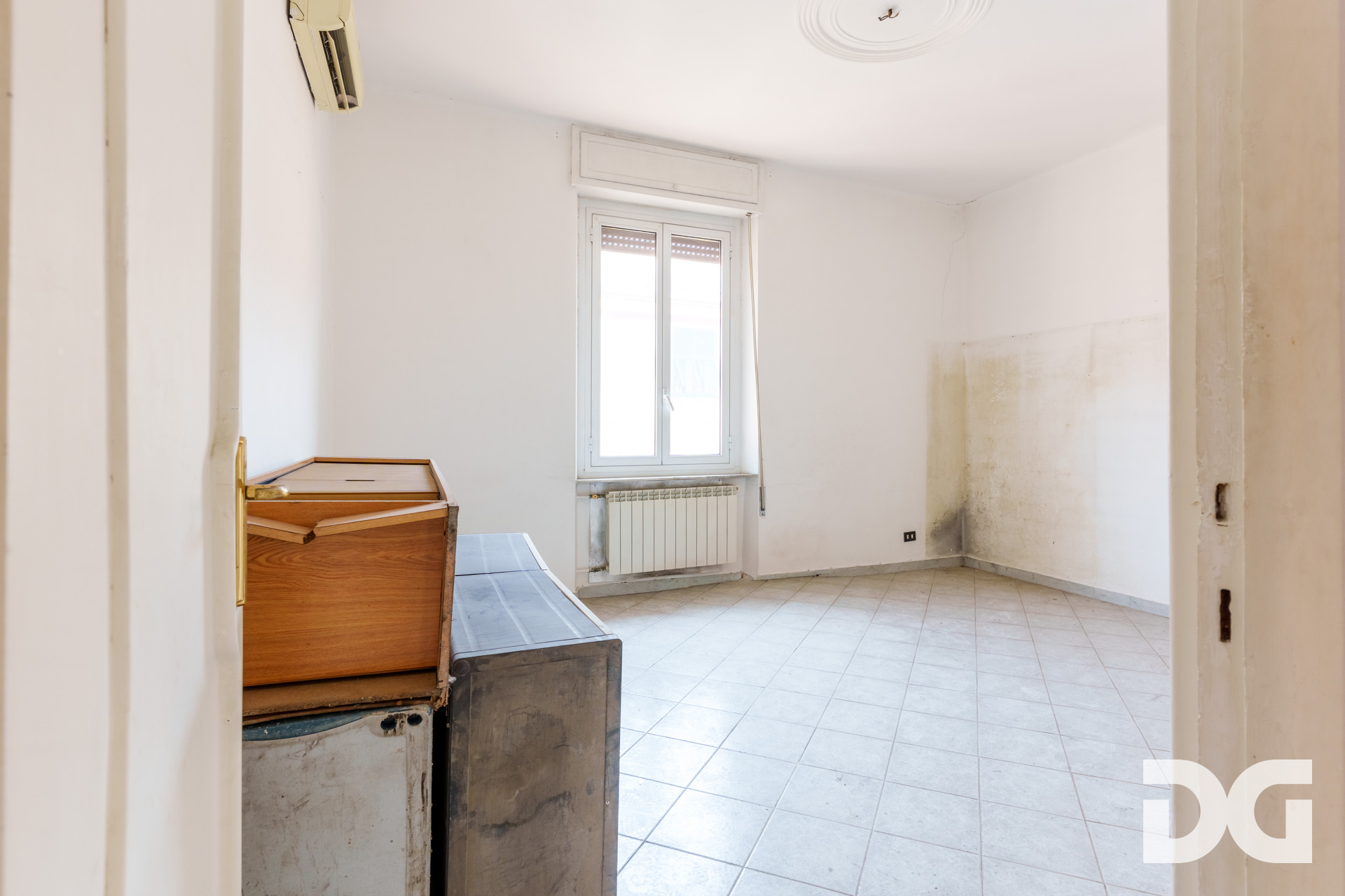 Immobiliare Del Guasta CERTOSA – VIA G. ROSSINI RISTRUTTURATI E LUMINOSI MQ.83 CON TERRAZZO