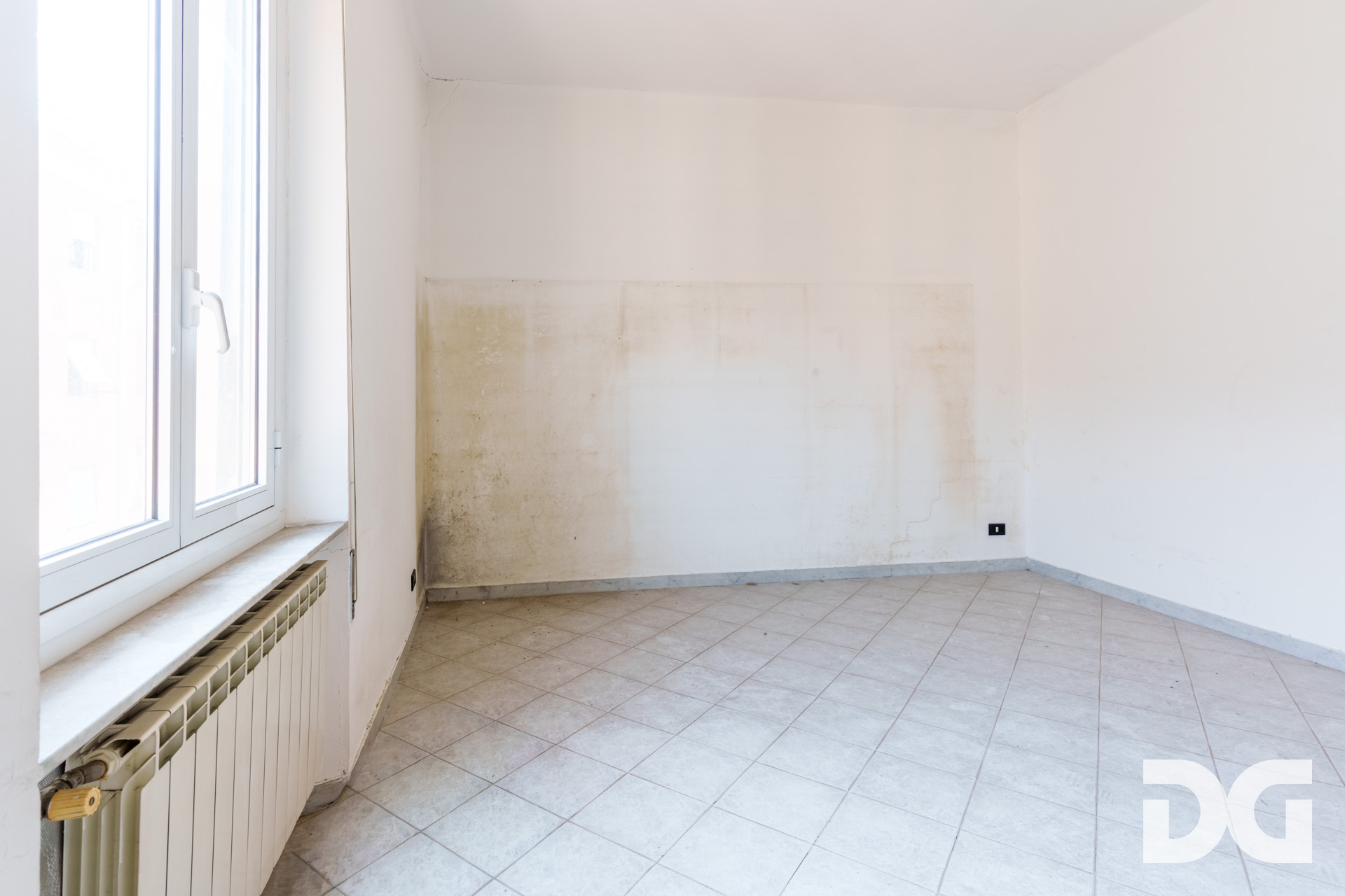 Immobiliare Del Guasta CERTOSA – VIA G. ROSSINI RISTRUTTURATI E LUMINOSI MQ.83 CON TERRAZZO