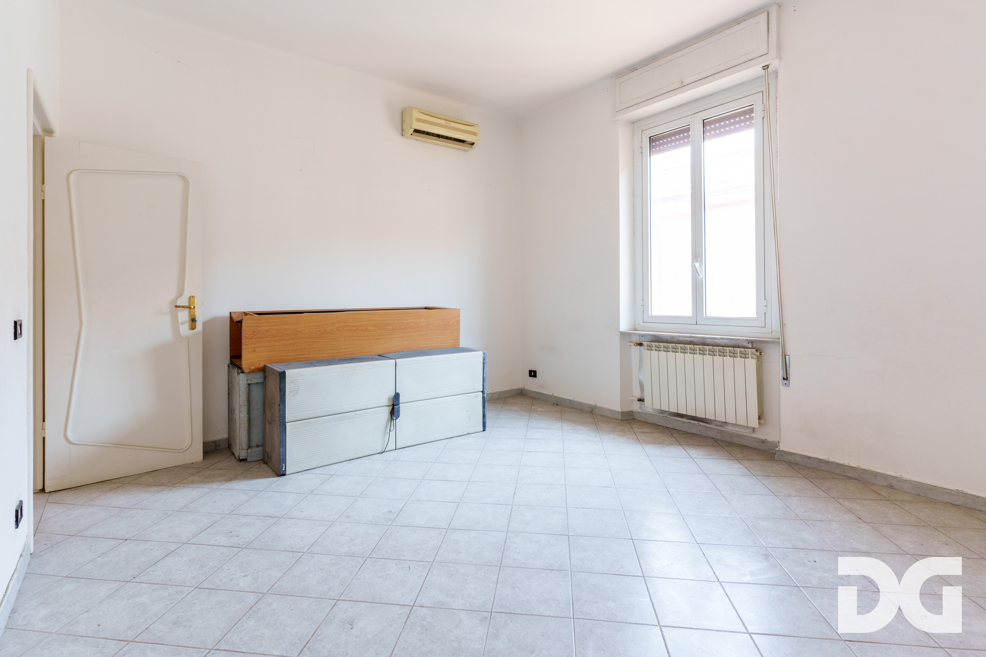 Immobiliare Del Guasta CERTOSA – VIA G. ROSSINI RISTRUTTURATI E LUMINOSI MQ.83 CON TERRAZZO
