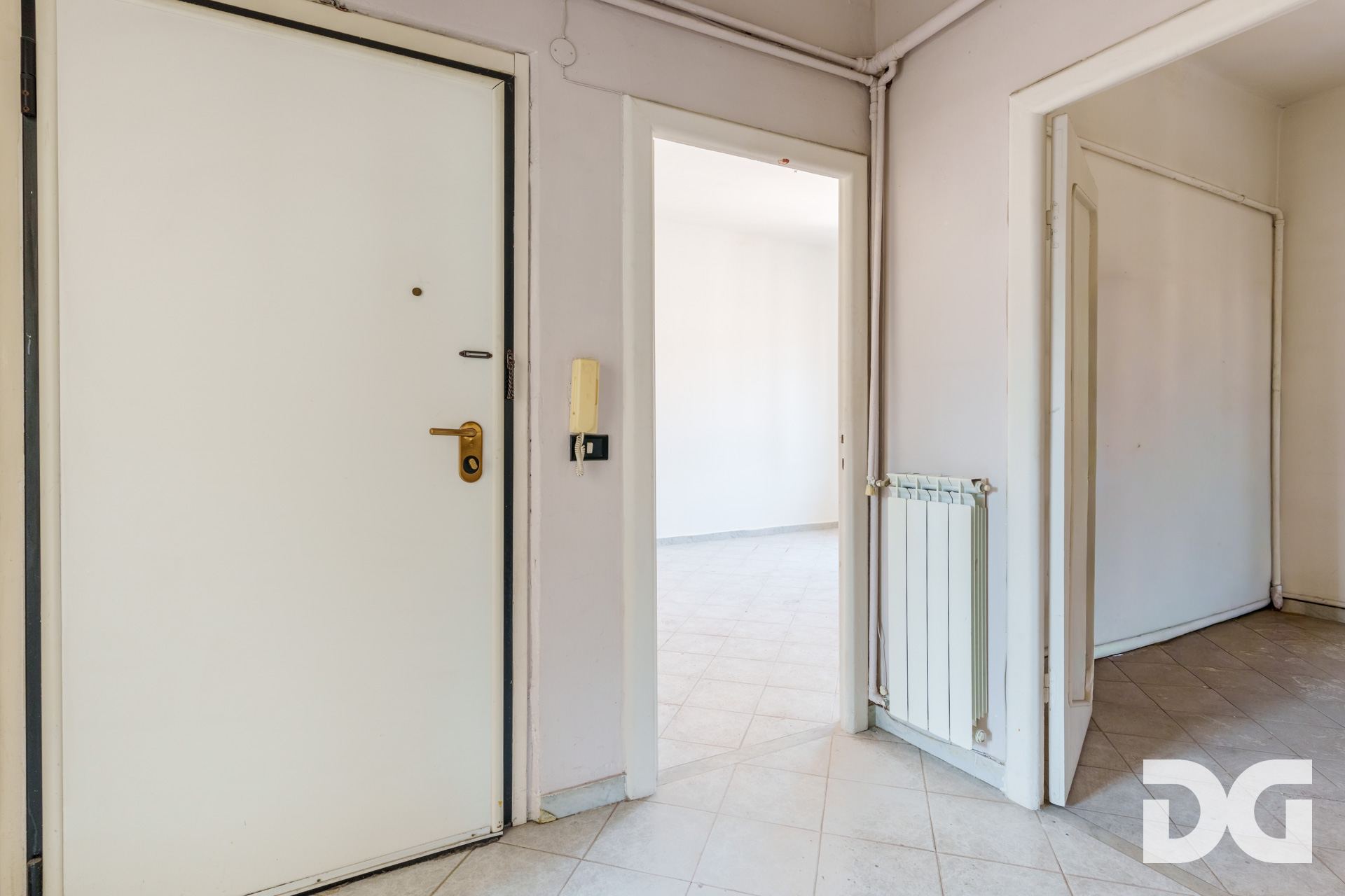 Immobiliare Del Guasta CERTOSA – VIA G. ROSSINI RISTRUTTURATI E LUMINOSI MQ.83 CON TERRAZZO
