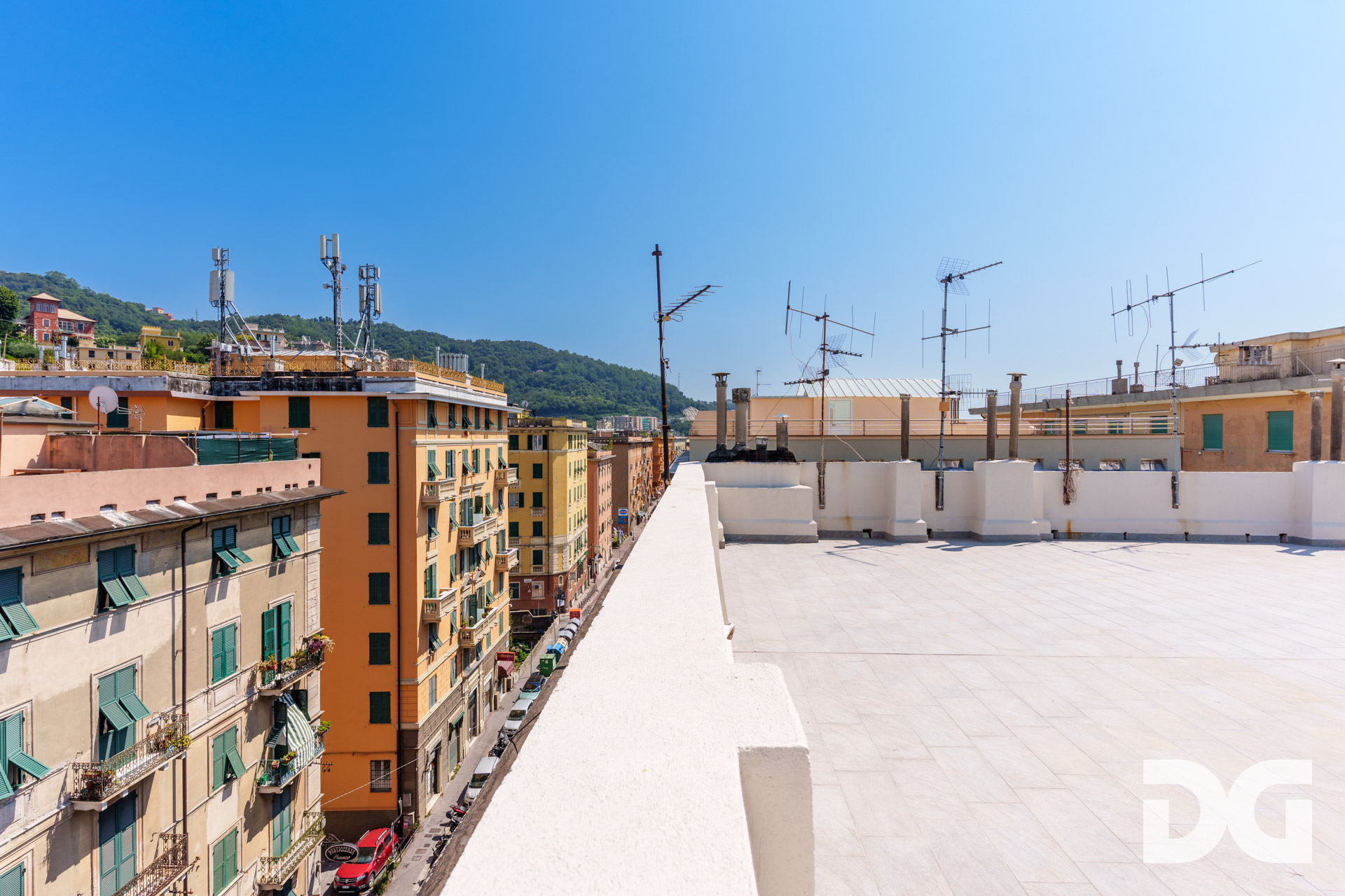 Immobiliare Del Guasta CERTOSA – VIA G. ROSSINI RISTRUTTURATI E LUMINOSI MQ.83 CON TERRAZZO