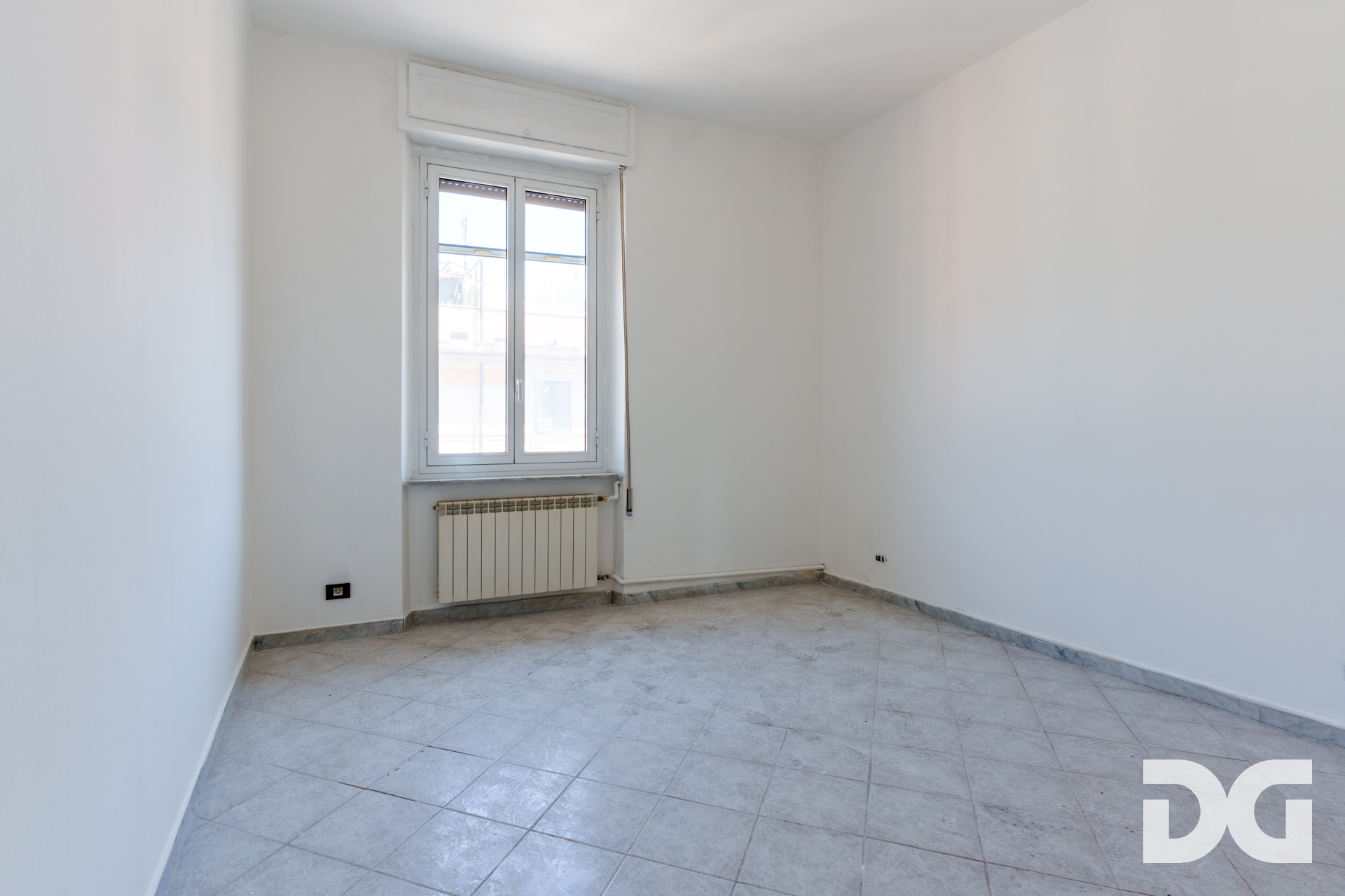 Immobiliare Del Guasta CERTOSA – VIA G. ROSSINI RISTRUTTURATI E LUMINOSI MQ.83 CON TERRAZZO