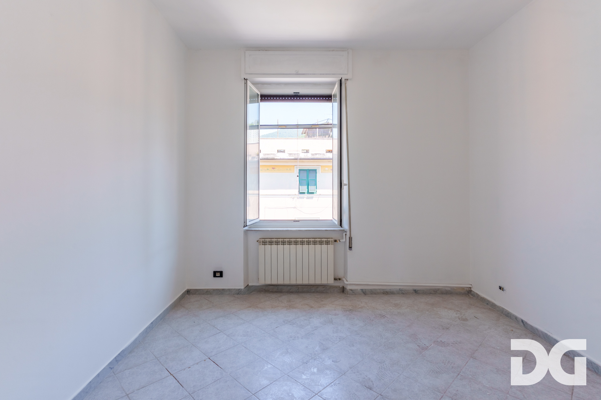 Immobiliare Del Guasta CERTOSA – VIA G. ROSSINI RISTRUTTURATI E LUMINOSI MQ.83 CON TERRAZZO