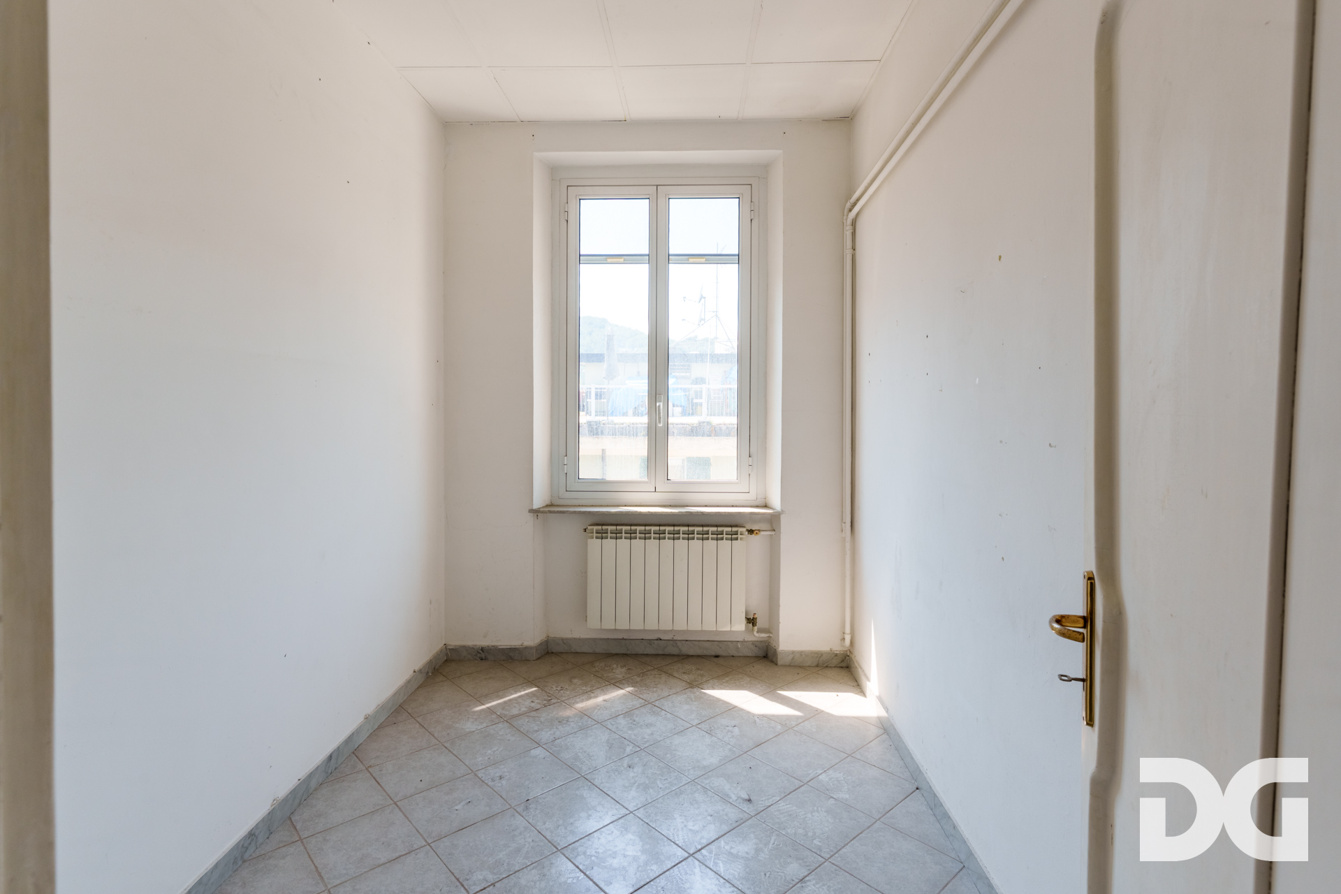 Immobiliare Del Guasta CERTOSA – VIA G. ROSSINI RISTRUTTURATI E LUMINOSI MQ.83 CON TERRAZZO