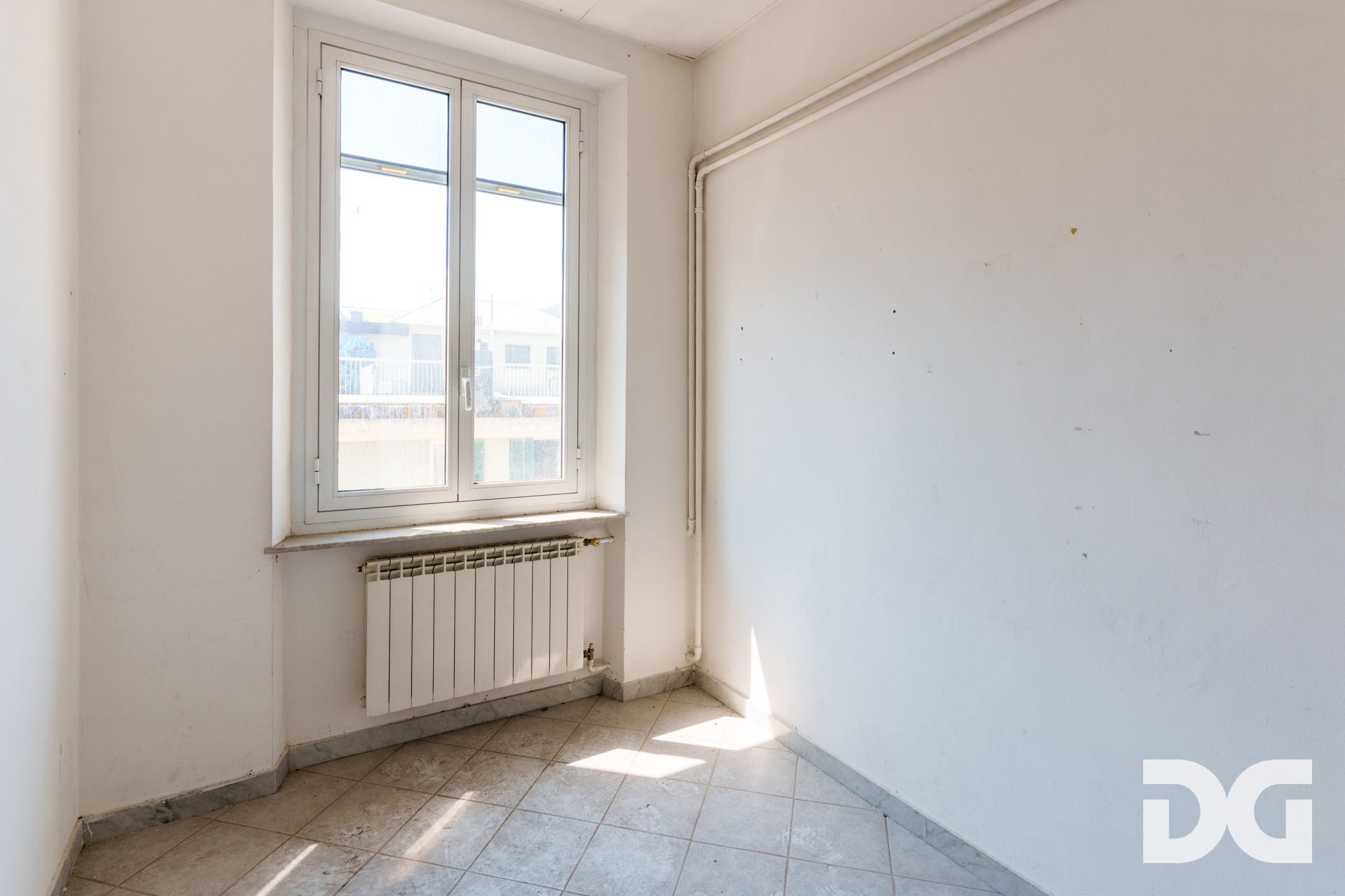 Immobiliare Del Guasta CERTOSA – VIA G. ROSSINI RISTRUTTURATI E LUMINOSI MQ.83 CON TERRAZZO