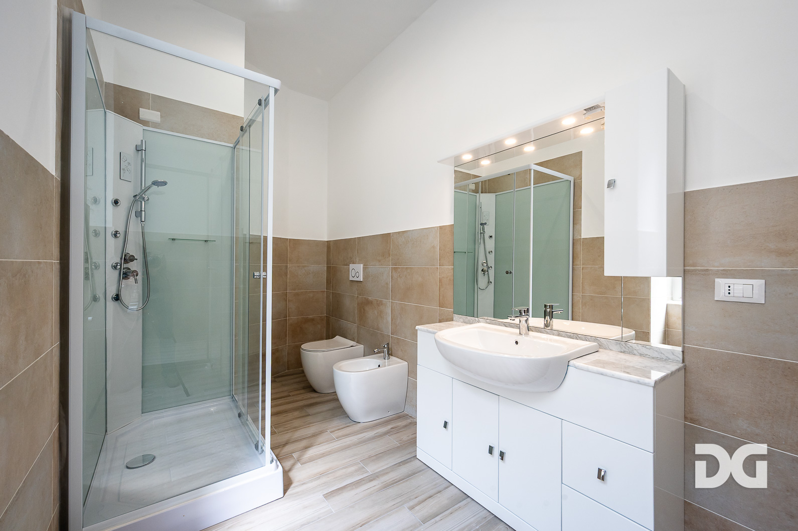 Immobiliare Del Guasta PIAZZA MANIN – RISTRUTTURATI MQ. 118 PENULTIMO PIANO 