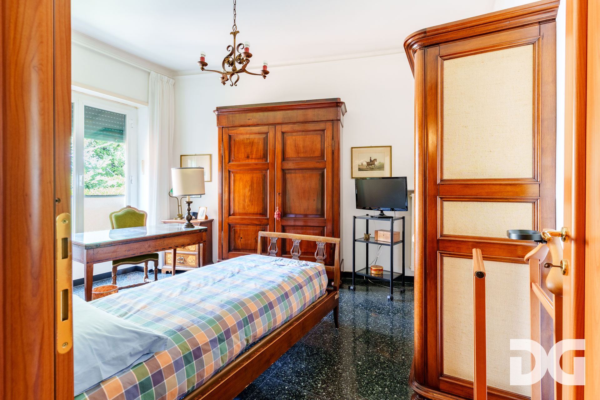 Immobiliare Del Guasta CASTELLETTO – VIA DELPINO MQ. 110 CON BALCONE, VISTA PANORAMICA E BOX 